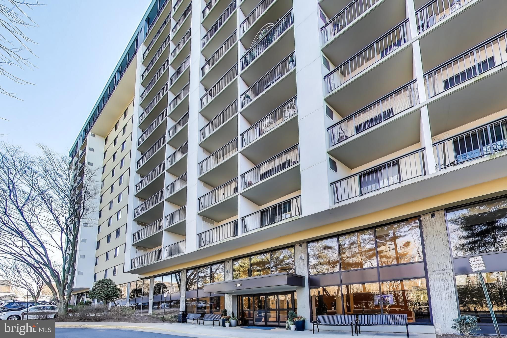 LAKESIDE PLAZA - Residential