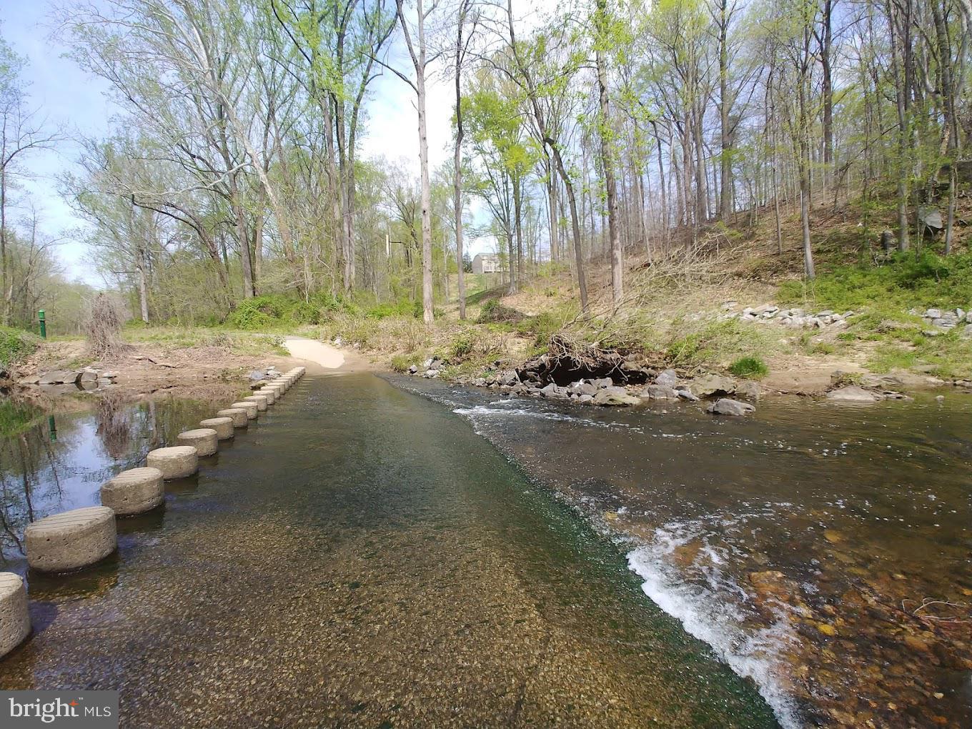 LAKESIDE PLAZA - Residential