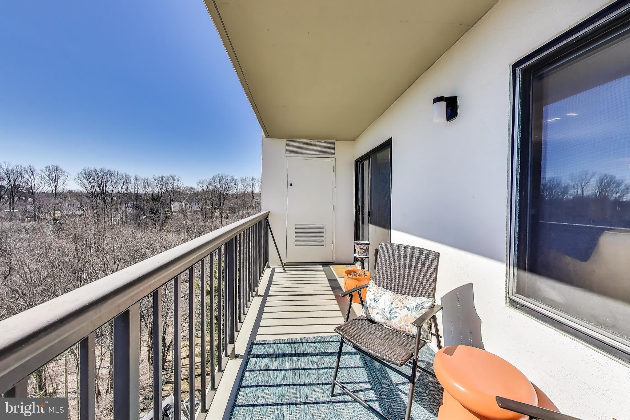 LAKESIDE PLAZA - Residential