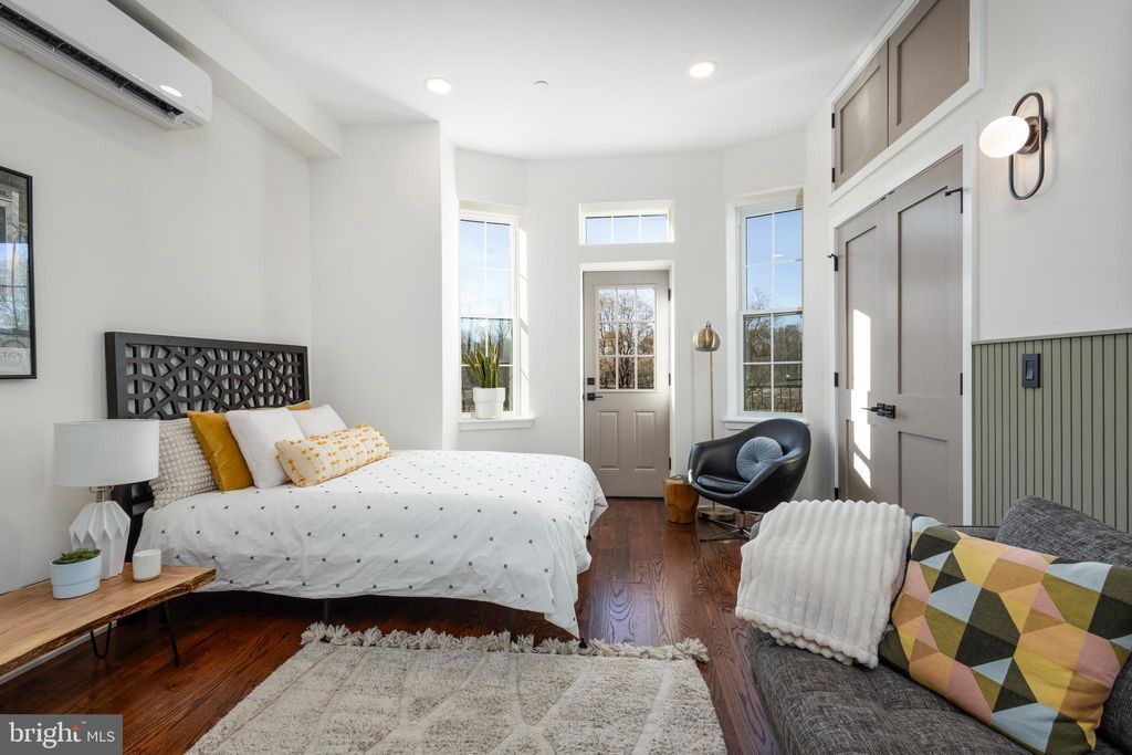 Photo of 1613 N 33rd Street #B, PHILADELPHIA, PA 19121 (MLS # PAPH2566472)