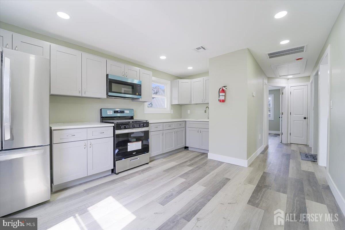 951 AMBOY AVENUE 953