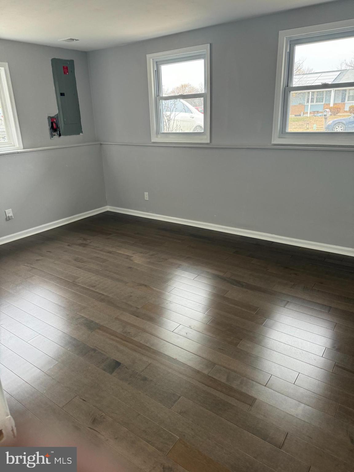 QUEENS PARK - Residential