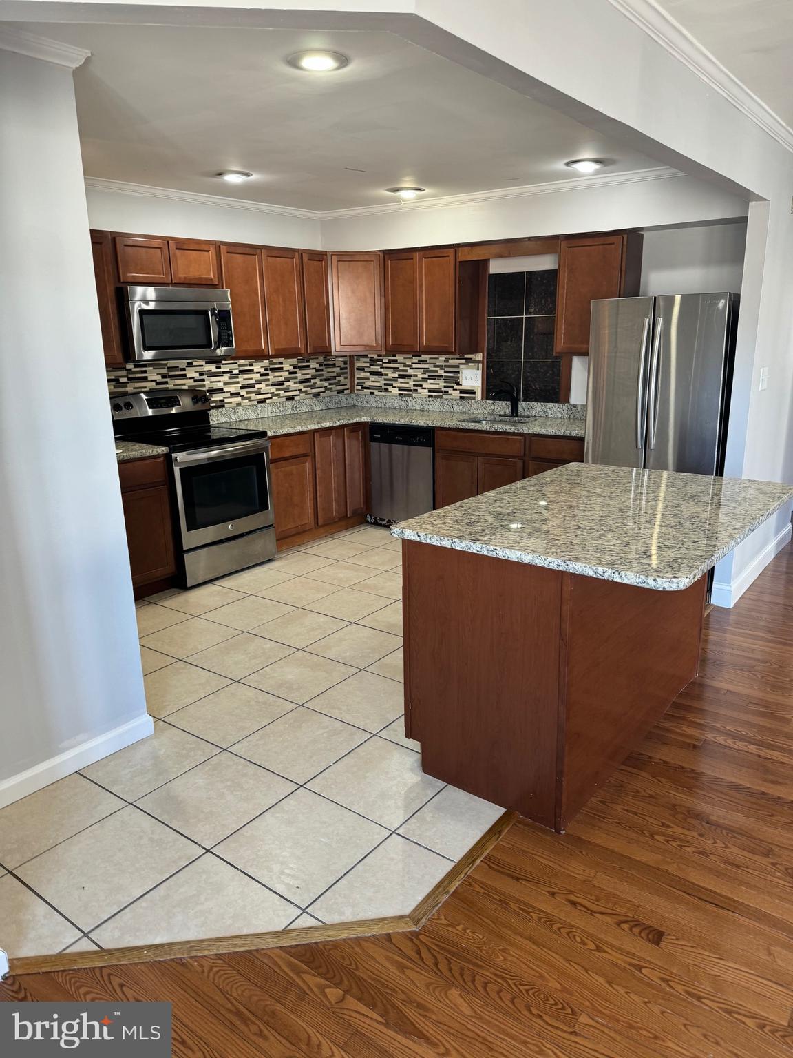 QUEENS PARK - Residential