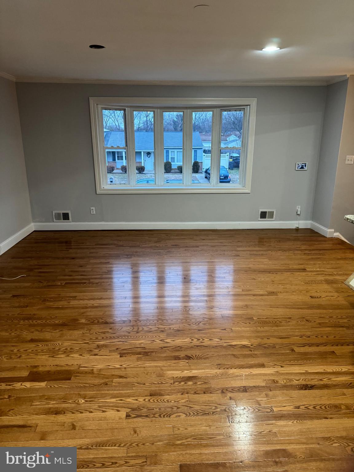 QUEENS PARK - Residential