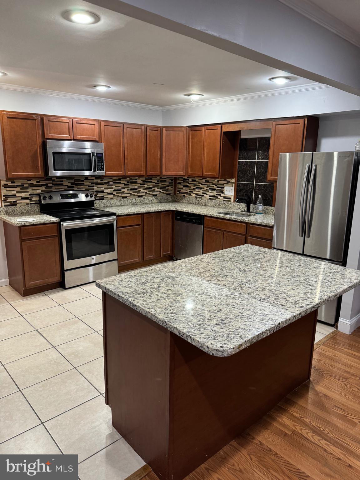 QUEENS PARK - Residential