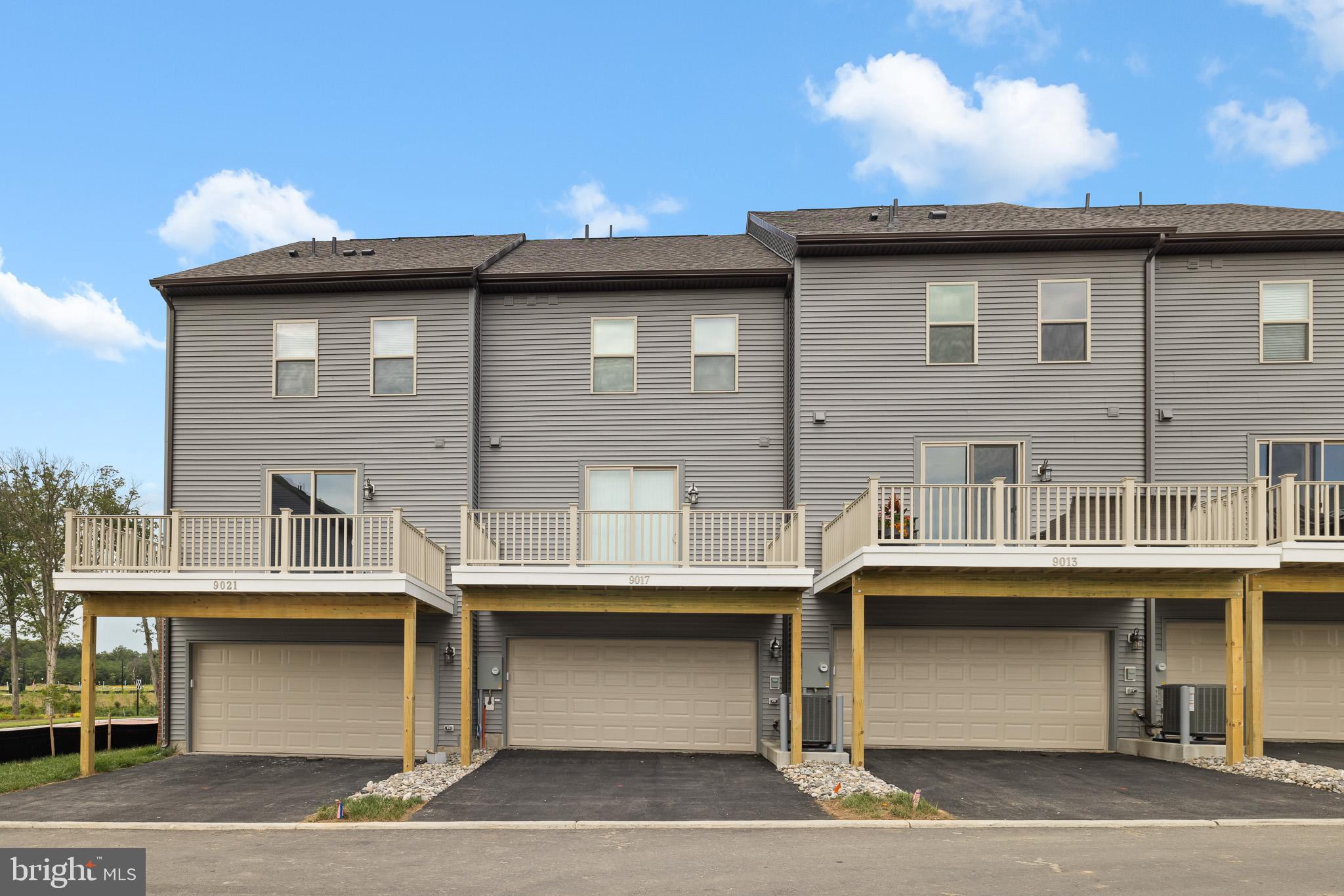 INNOVATION TOWN CENTER - Residential Lease