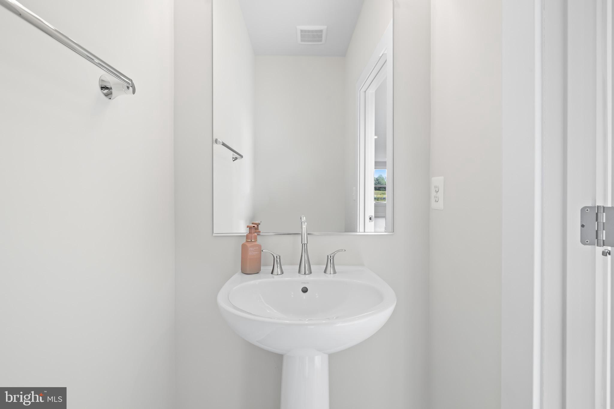 INNOVATION TOWN CENTER - Residential Lease