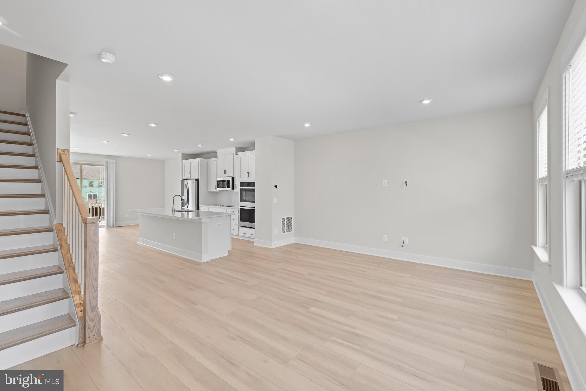 INNOVATION TOWN CENTER - Residential Lease