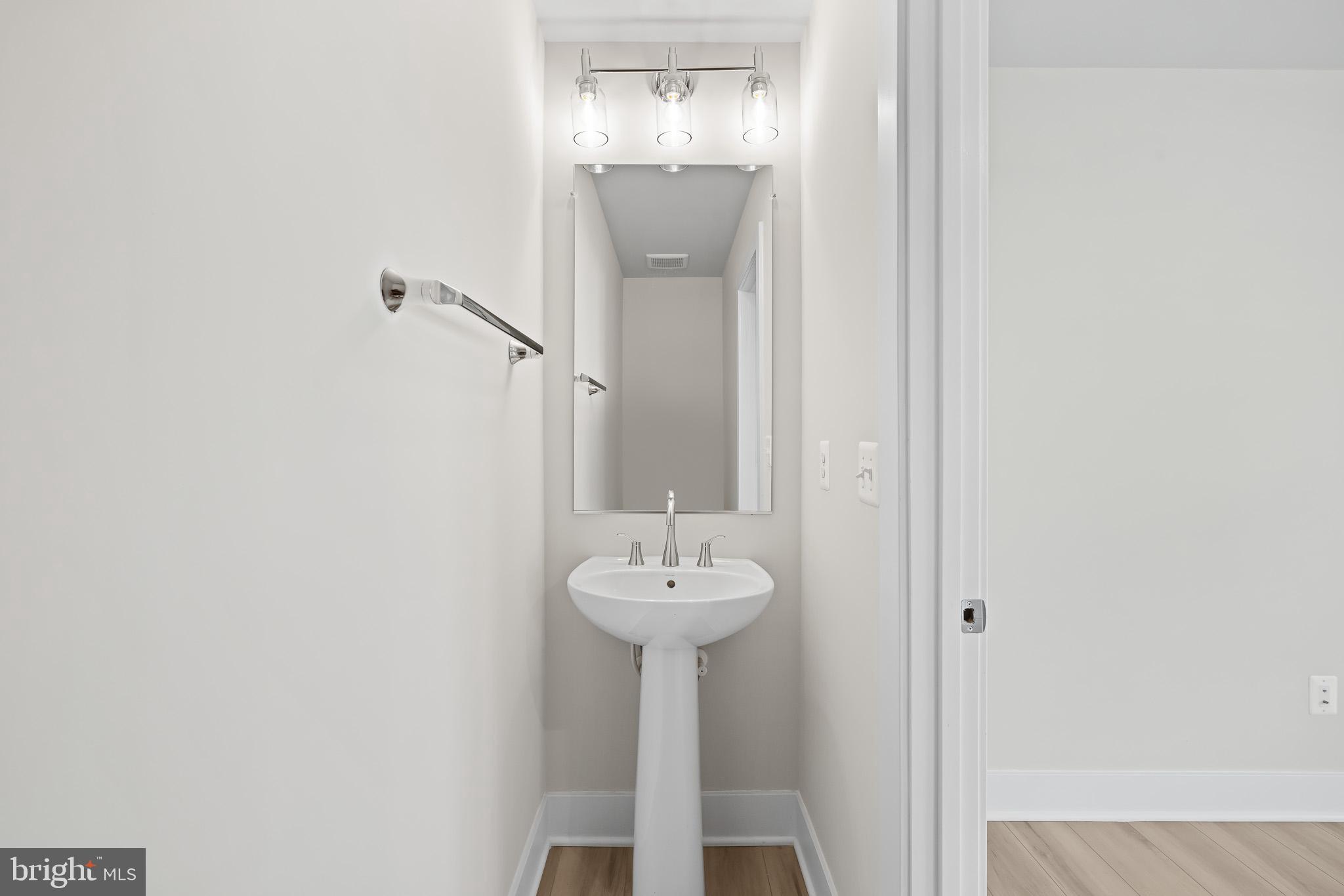 INNOVATION TOWN CENTER - Residential Lease