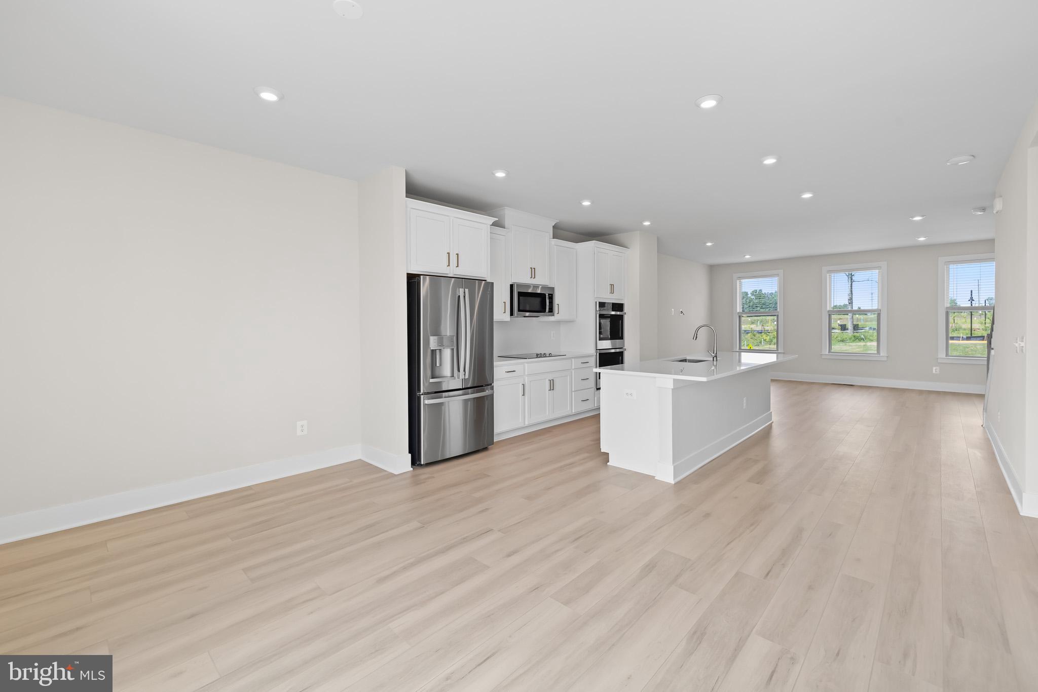 INNOVATION TOWN CENTER - Residential Lease