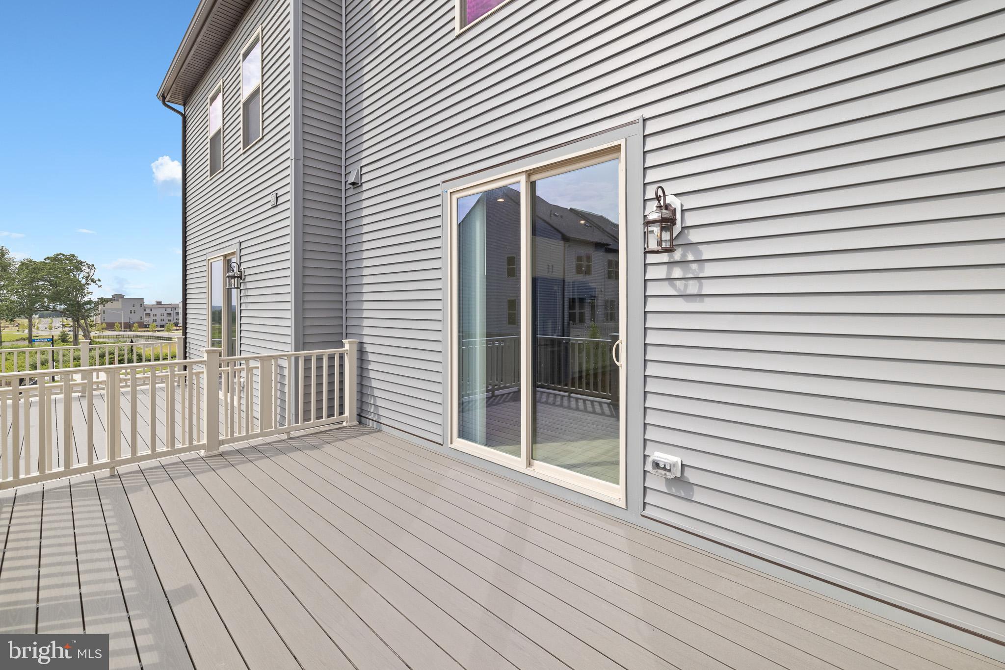 INNOVATION TOWN CENTER - Residential Lease