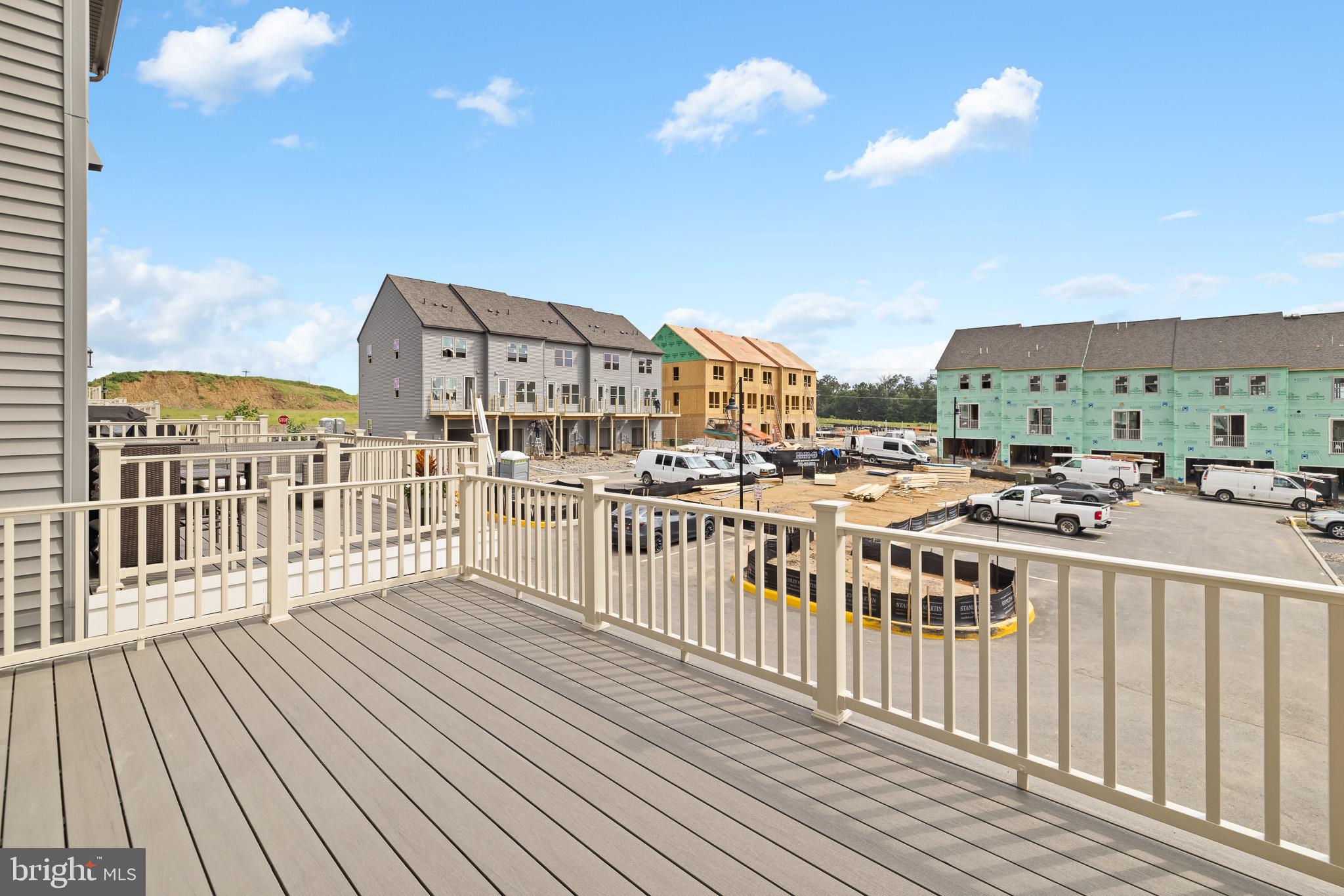 INNOVATION TOWN CENTER - Residential Lease