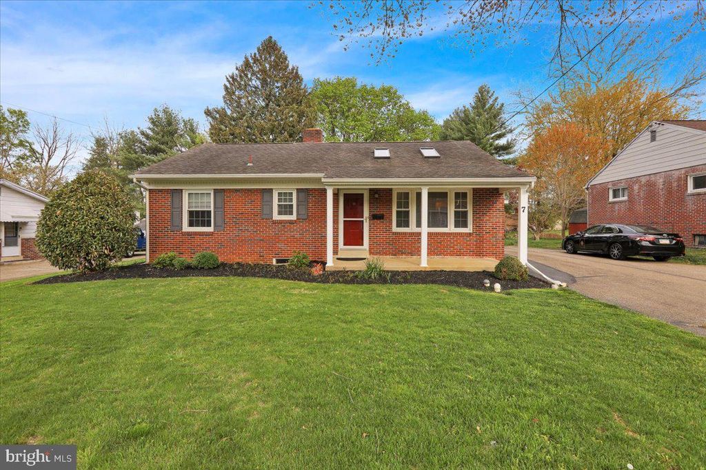 Photo of 7 Glenwood Avenue, LANCASTER, PA 17602 (MLS # PALA2068114)