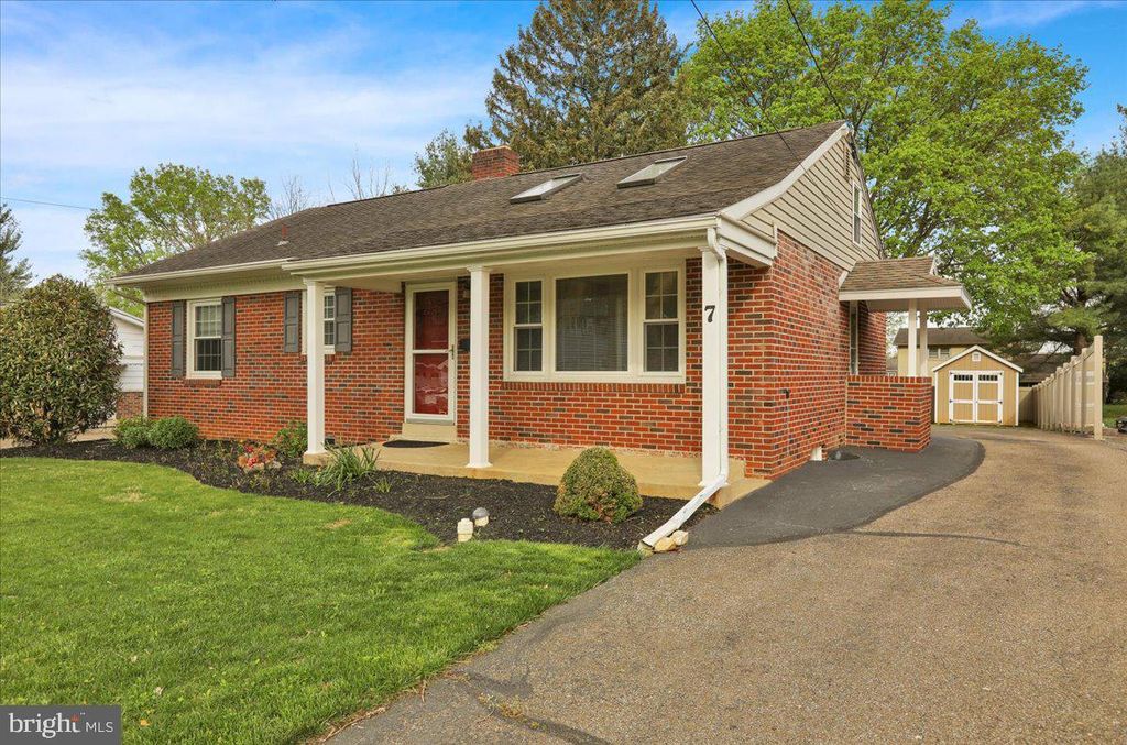 Photo of 7 Glenwood Avenue, LANCASTER, PA 17602 (MLS # PALA2068114)