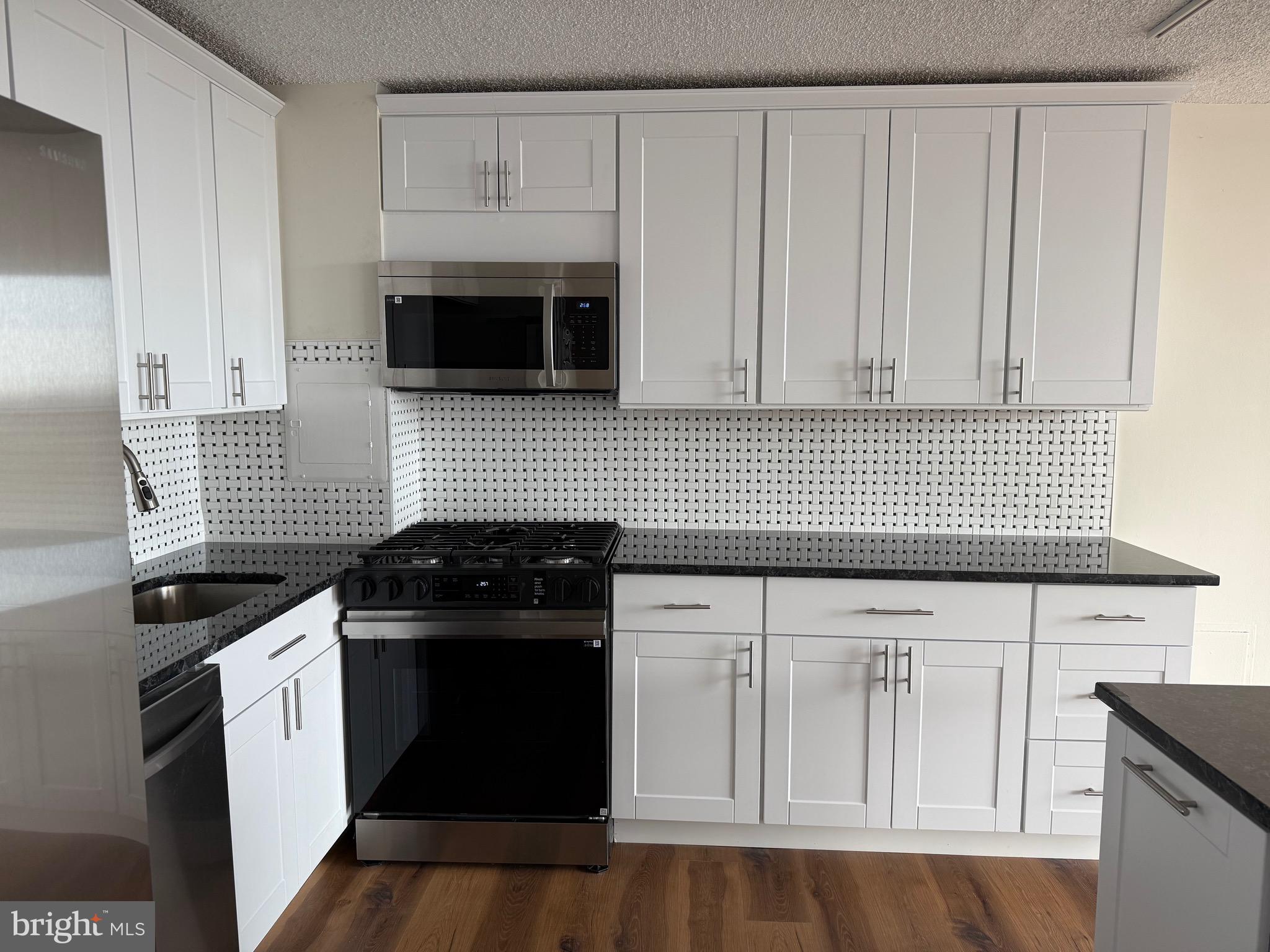 RADNOR HOUSE - Residential Lease