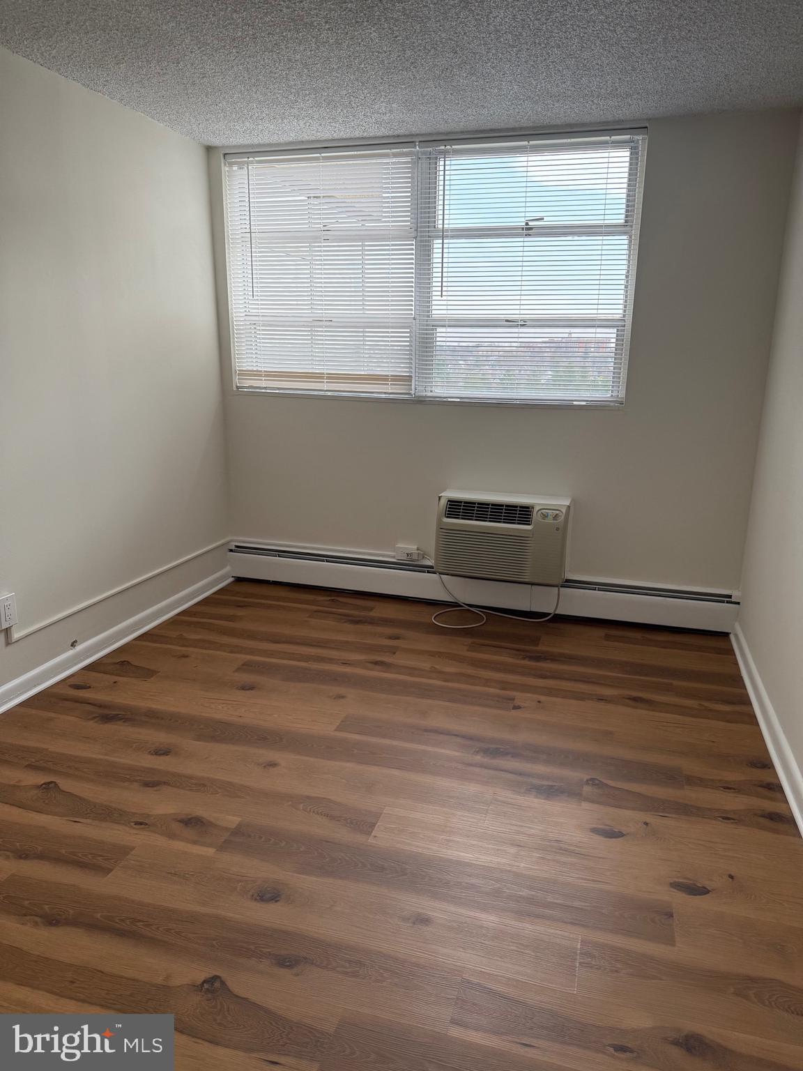 RADNOR HOUSE - Residential Lease