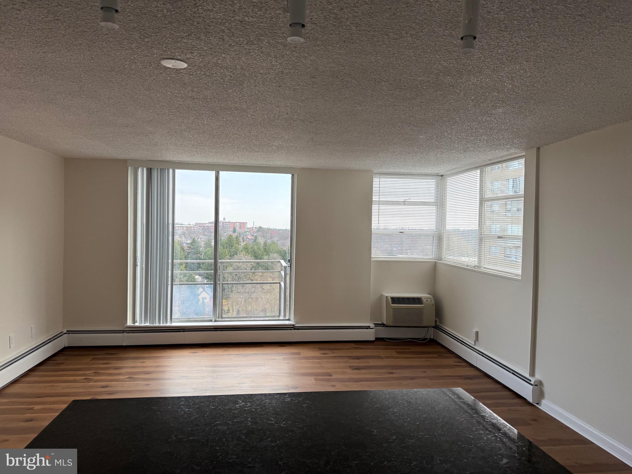 RADNOR HOUSE - Residential Lease