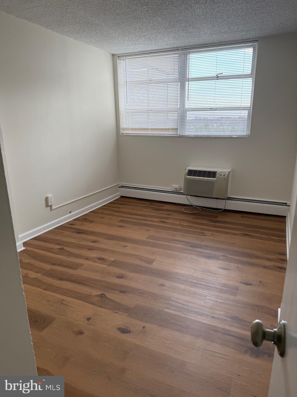 RADNOR HOUSE - Residential Lease