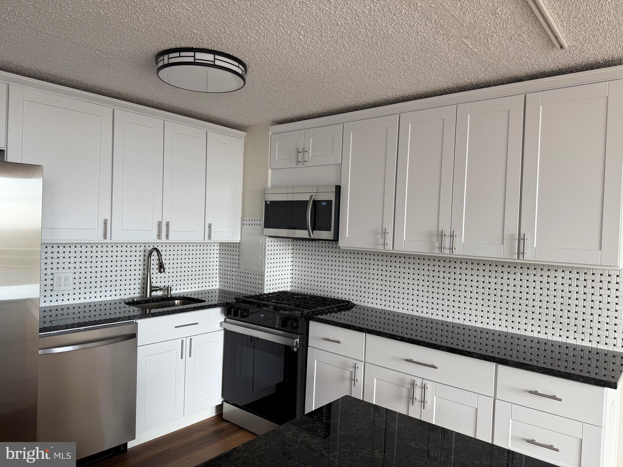 RADNOR HOUSE - Residential Lease