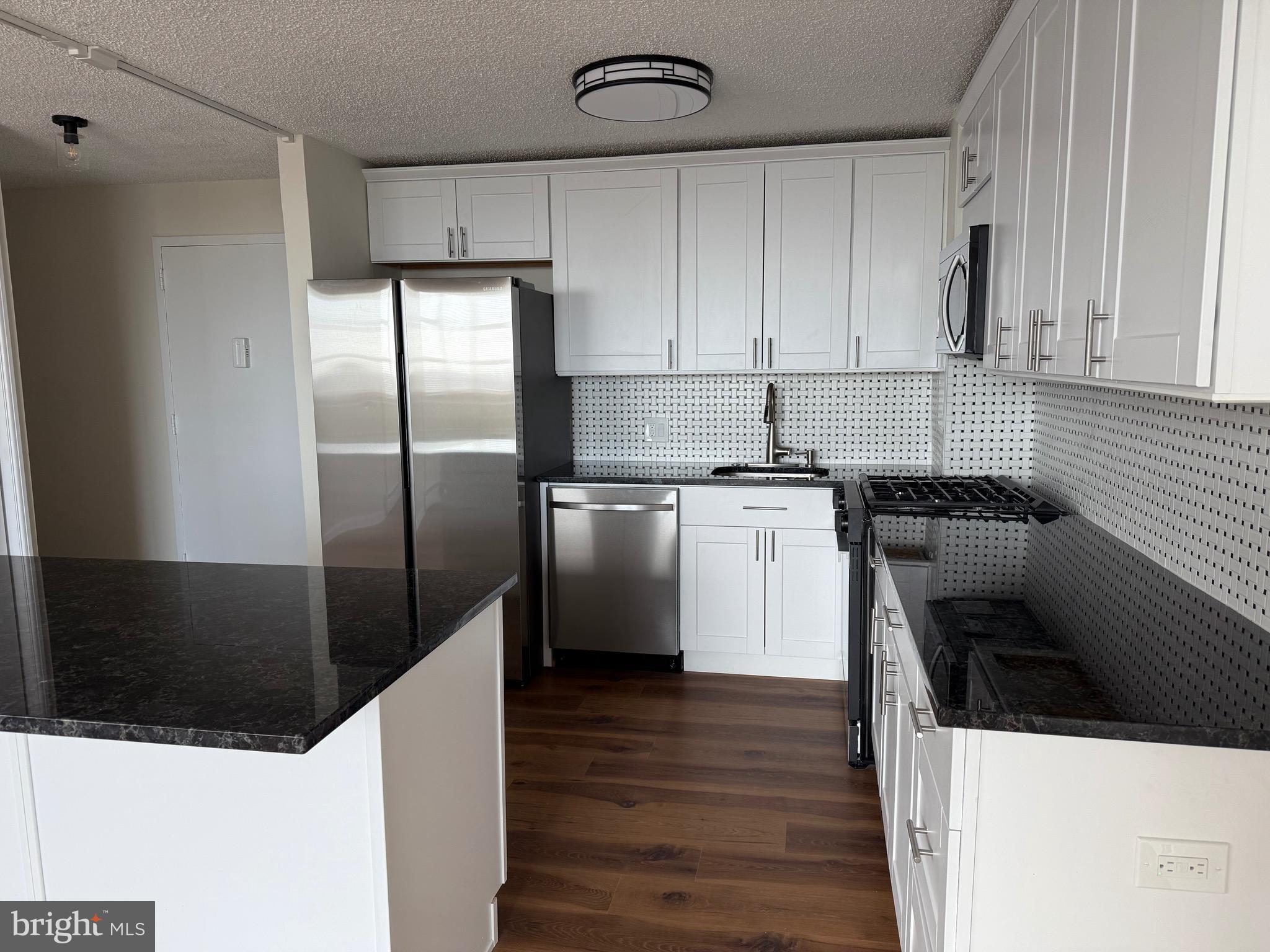 RADNOR HOUSE - Residential Lease