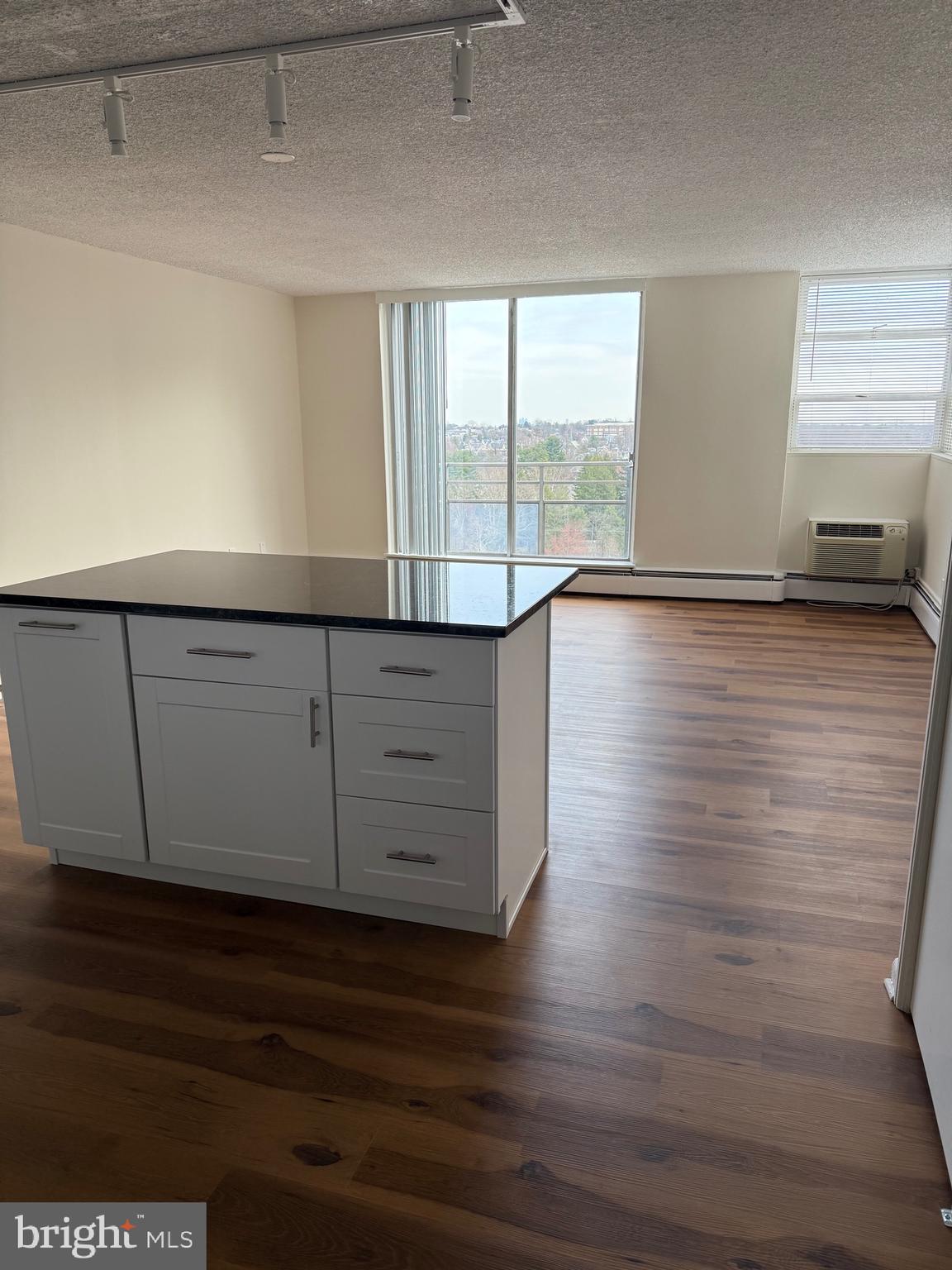 RADNOR HOUSE - Residential Lease