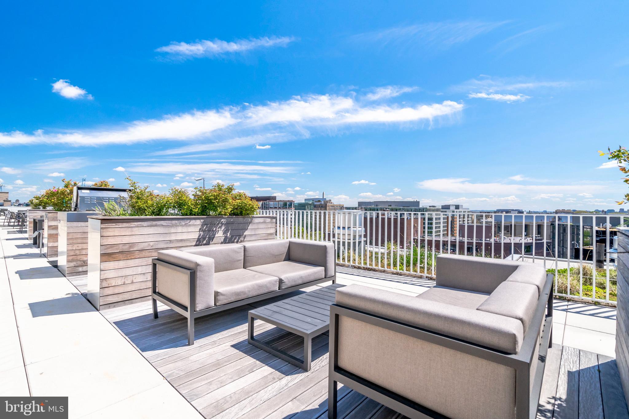 WEST END - Residential