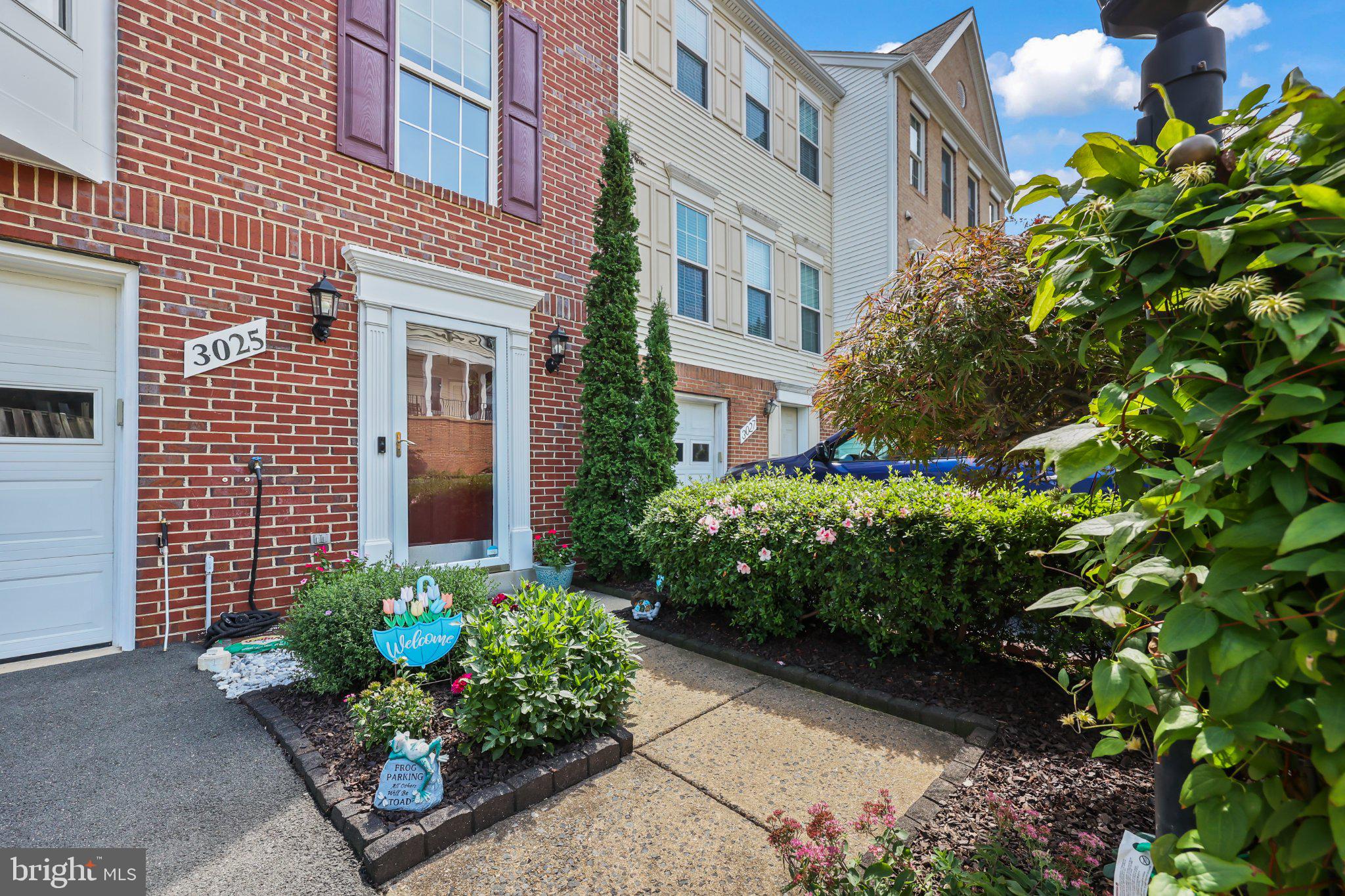 3025 BARDEN OAKS COURT