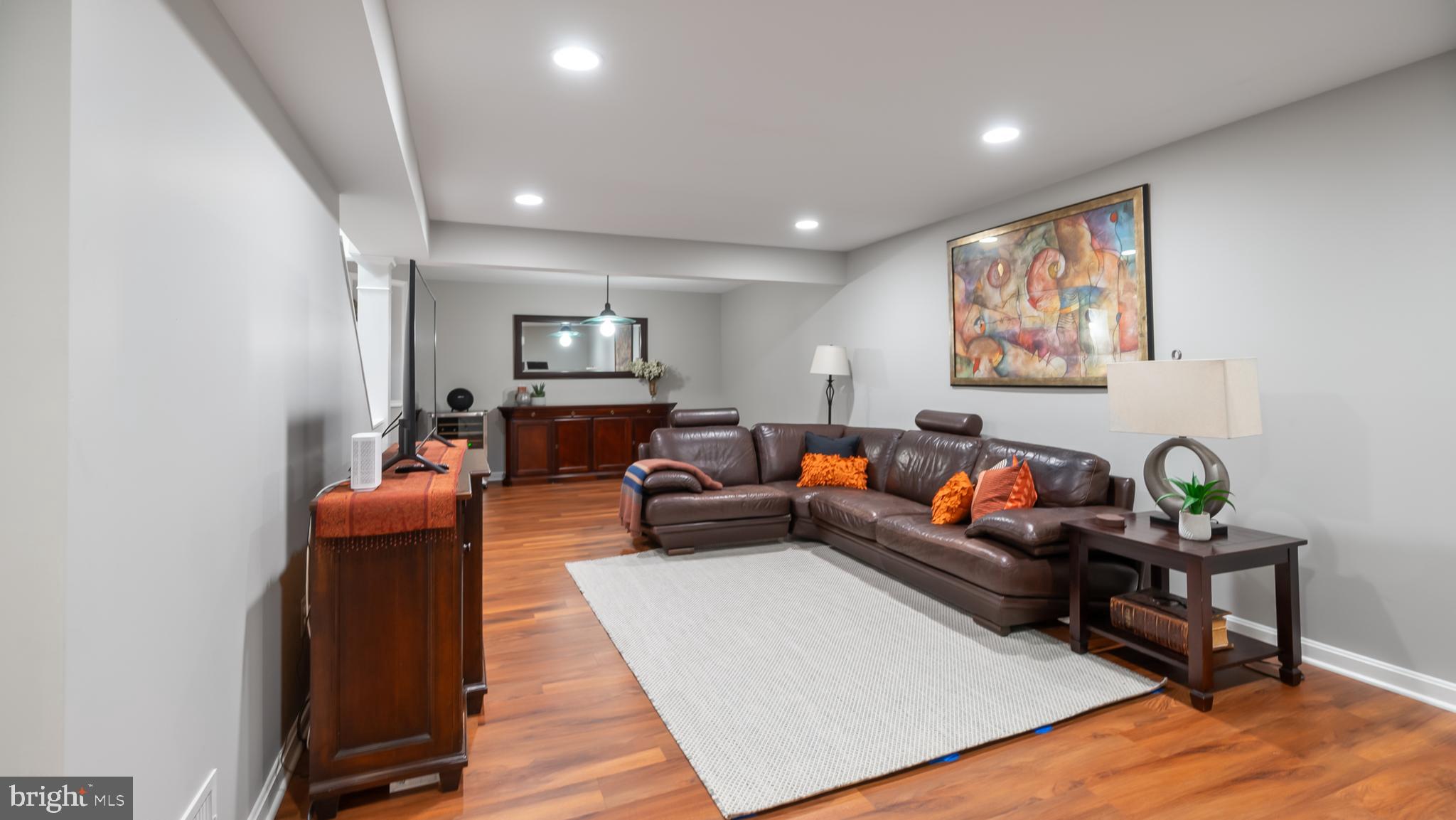 ELLENWOOD - Residential