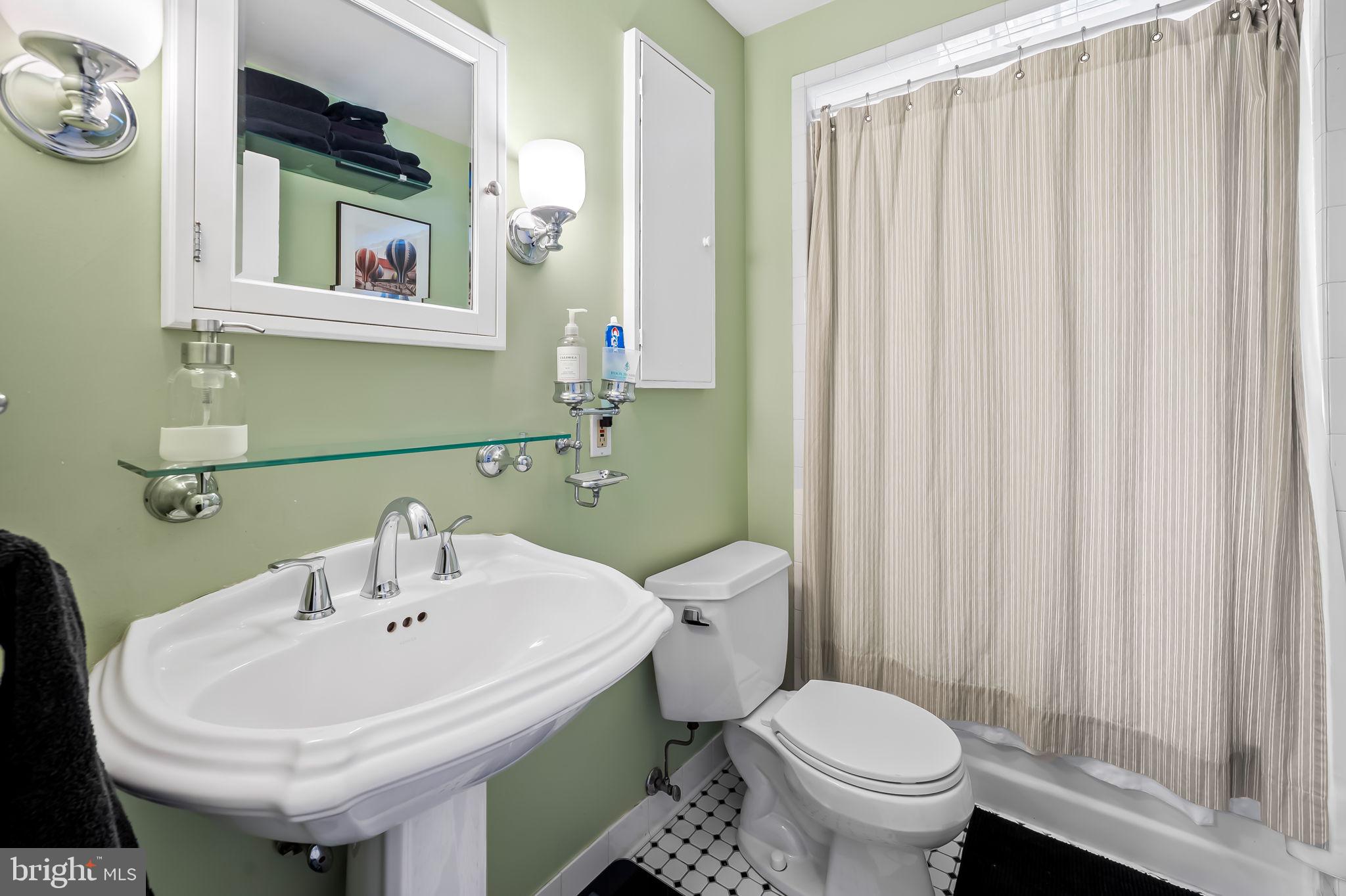 ROLAND PARK - Residential