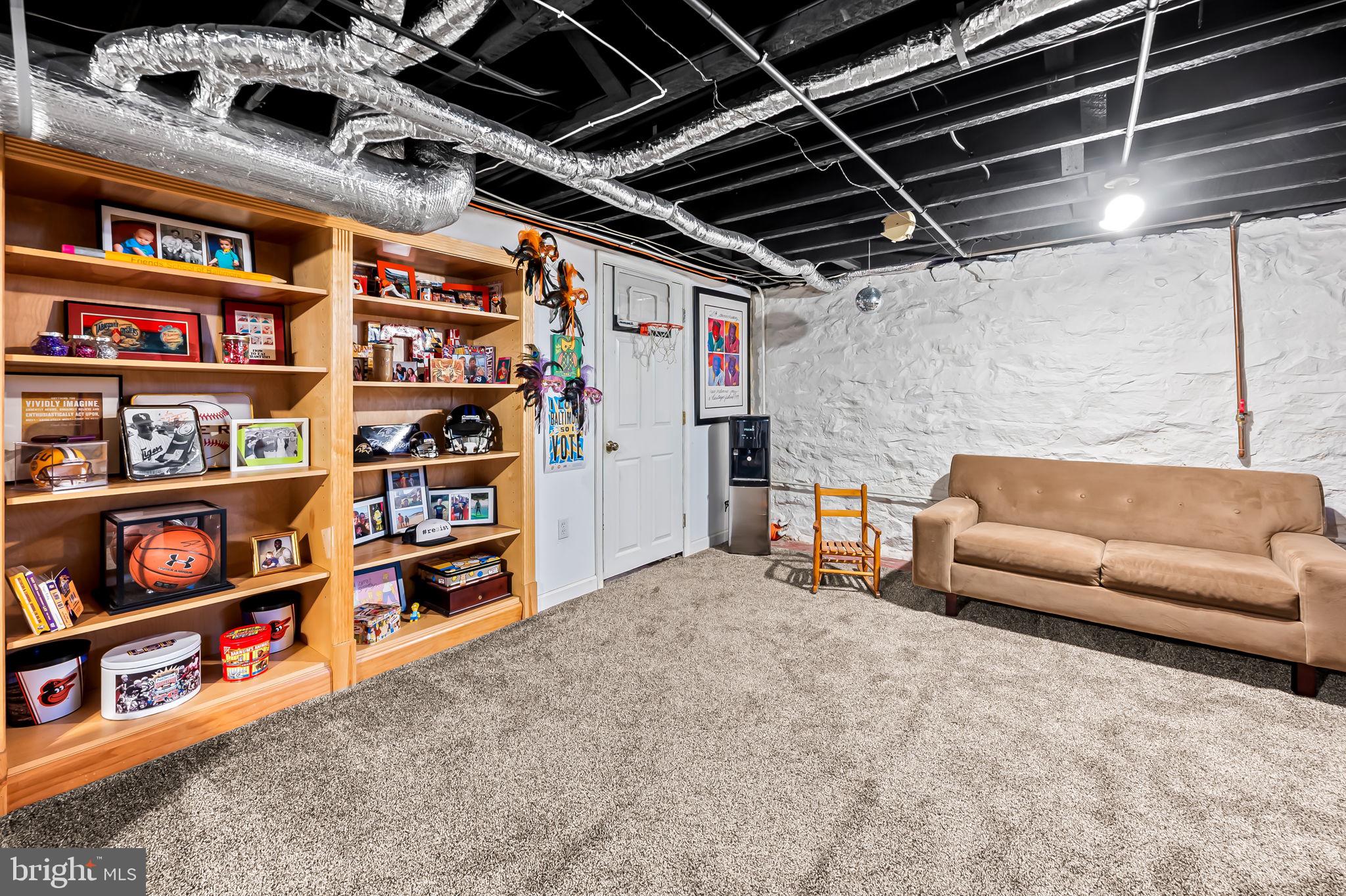 ROLAND PARK - Residential