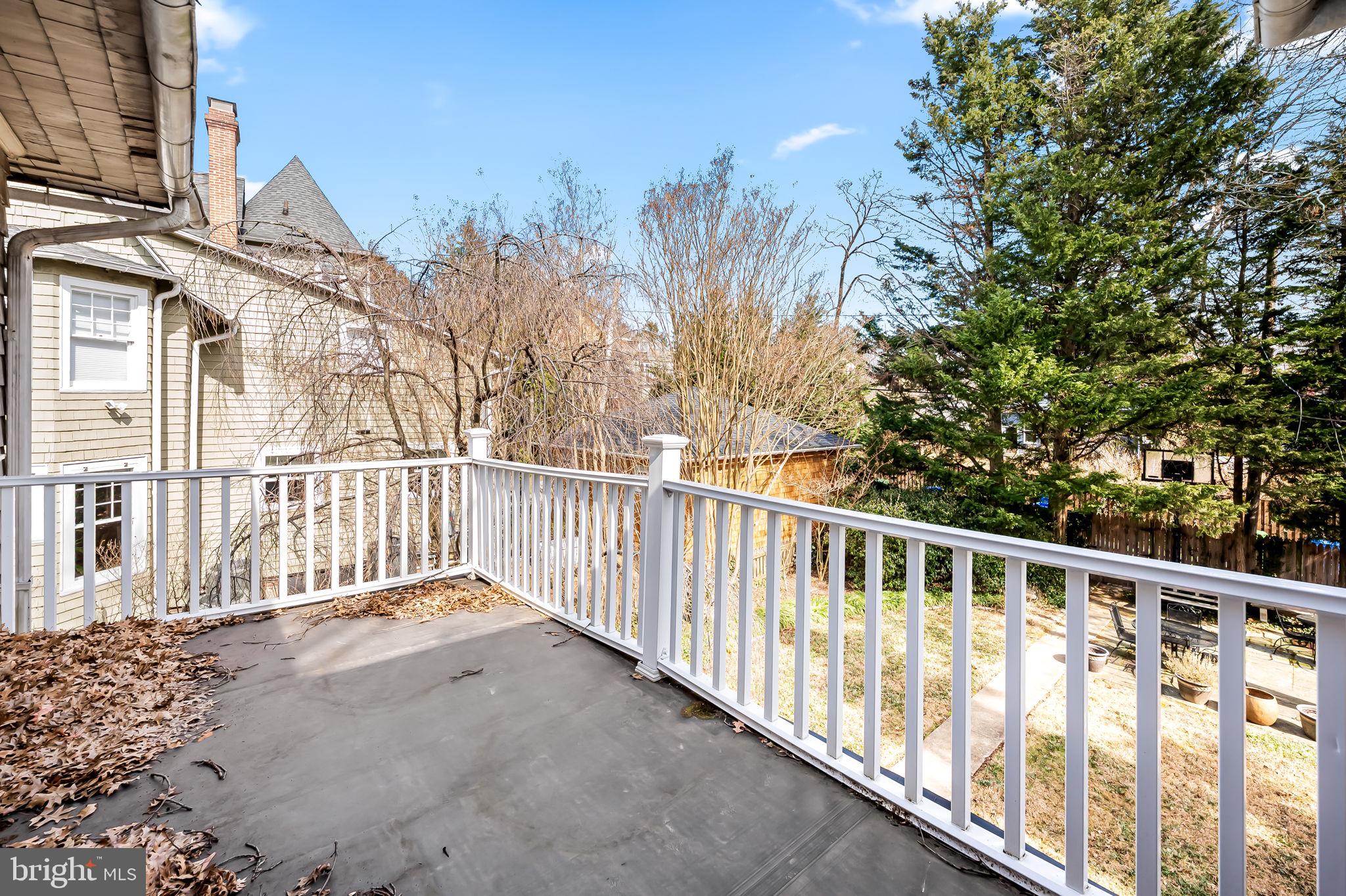 ROLAND PARK - Residential