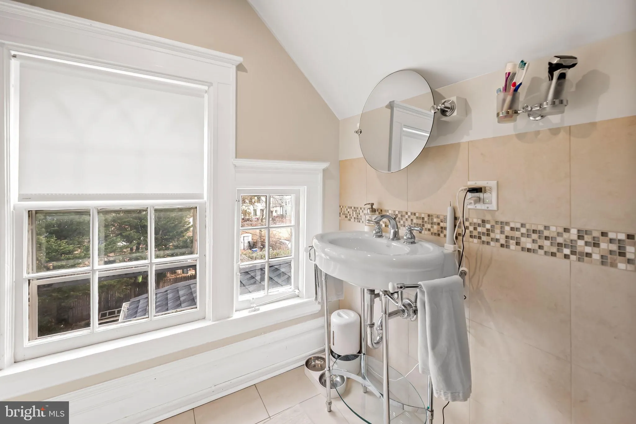 Baltimore, Maryland 21210, United States, 5 Bedrooms Bedrooms, ,5 BathroomsBathrooms,Residential,Active,2113