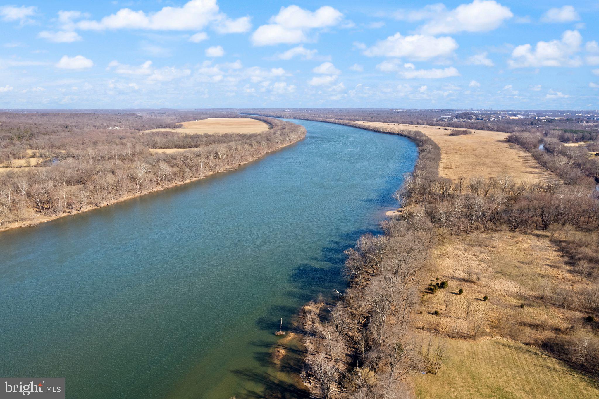 LANSDOWNE ON THE POTOMAC - Residential