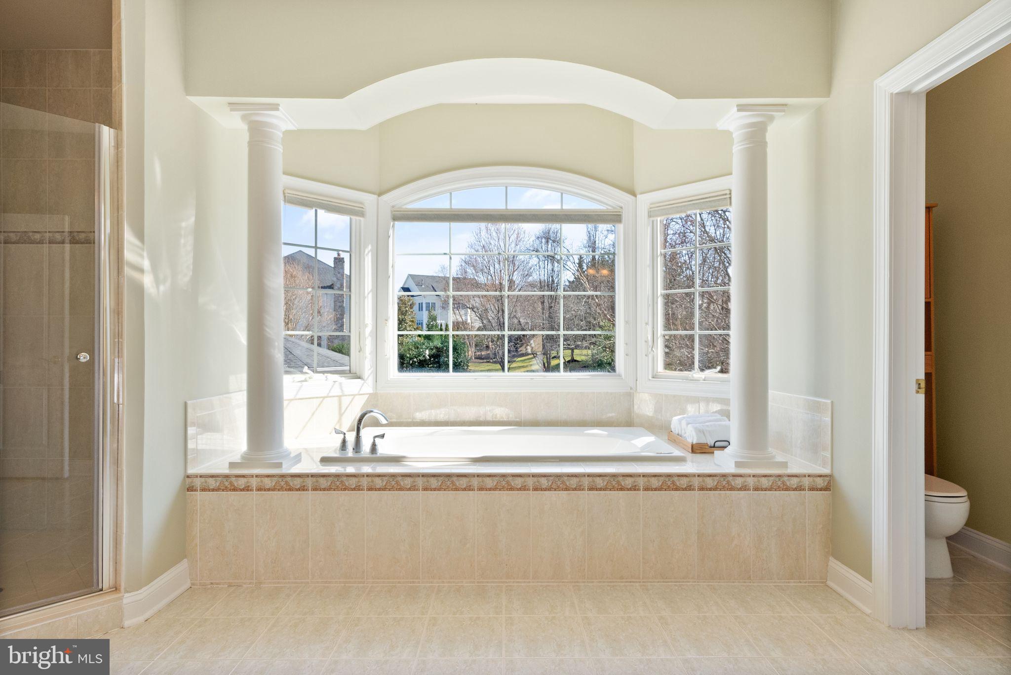 LANSDOWNE ON THE POTOMAC - Residential