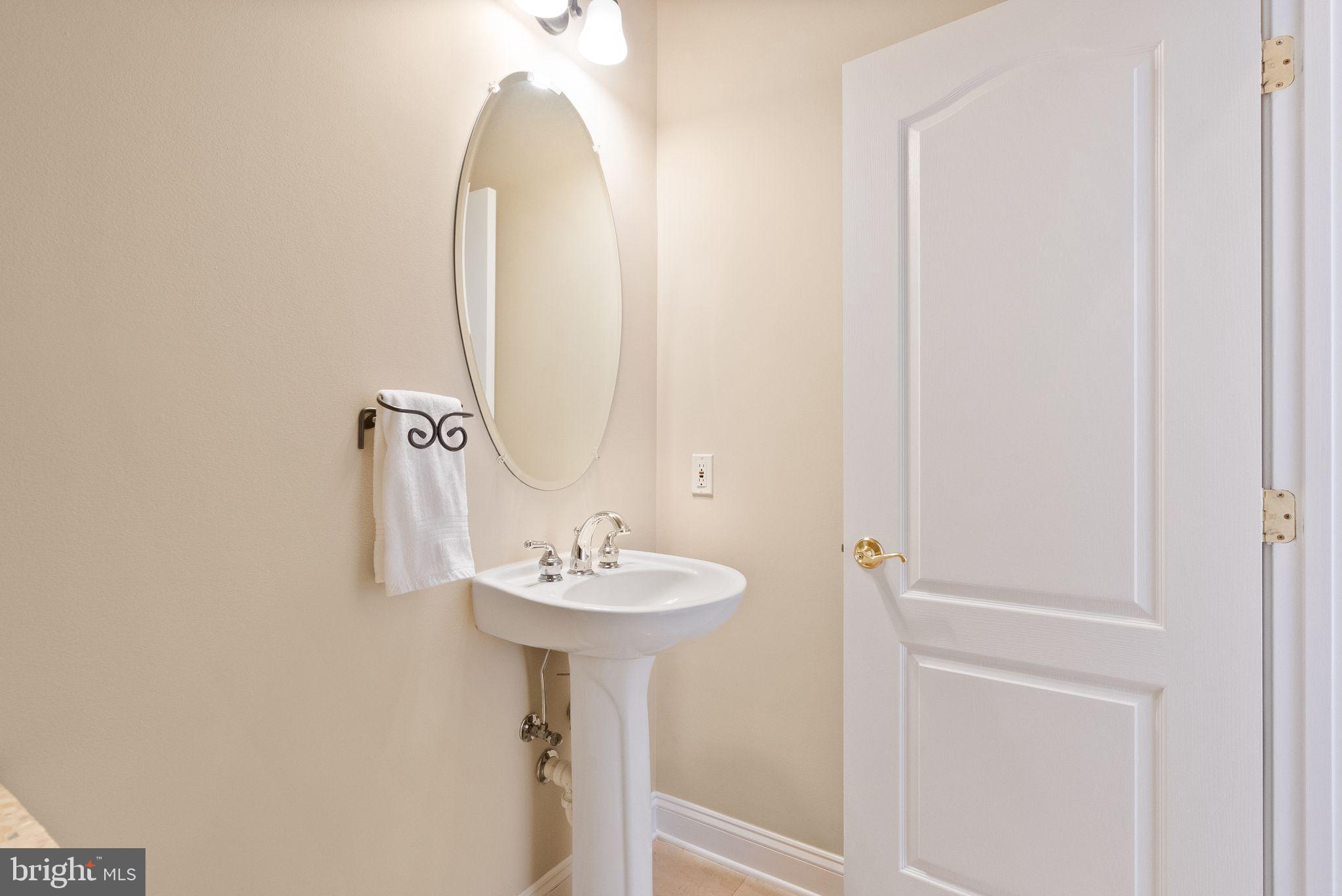 LANSDOWNE ON THE POTOMAC - Residential