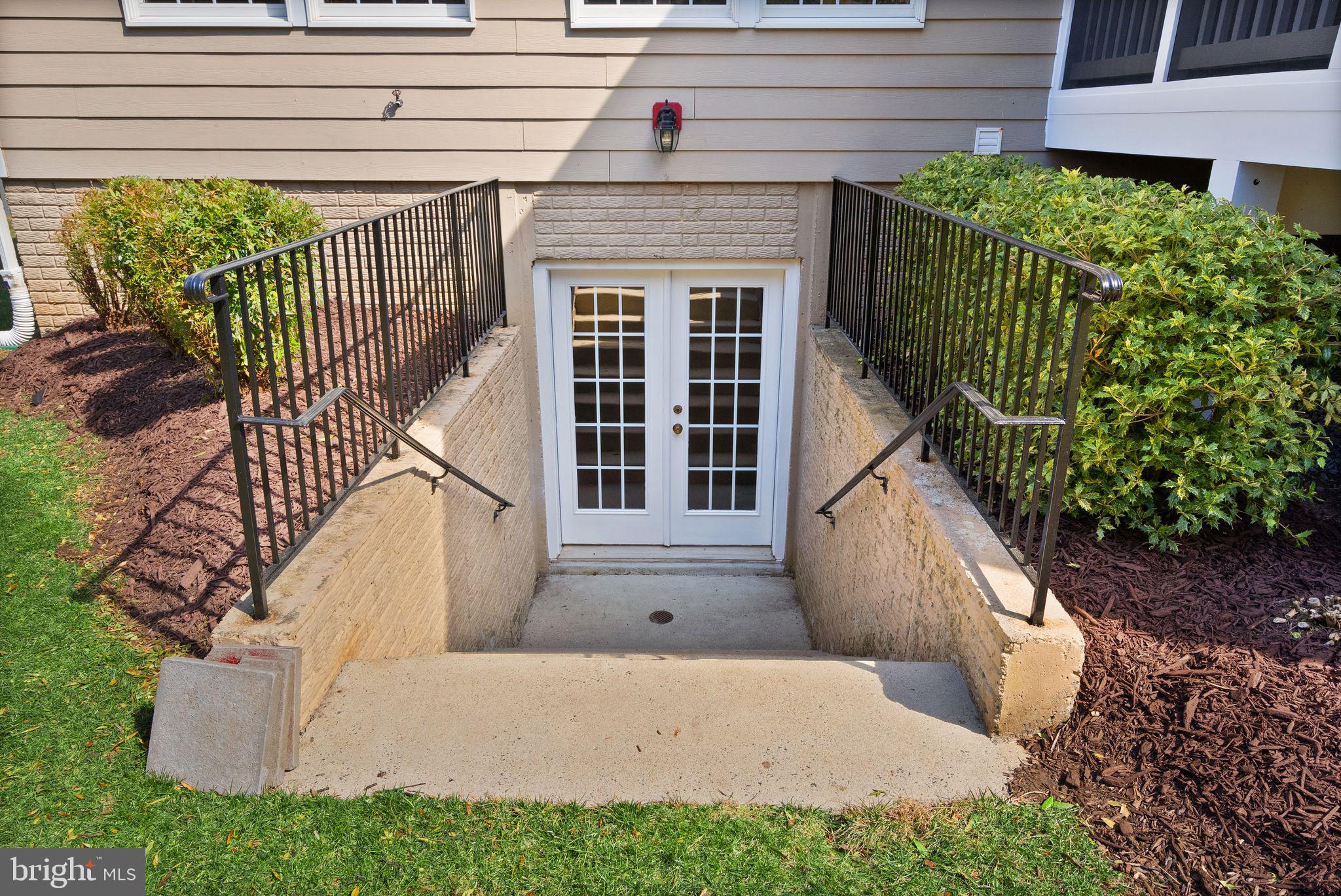 LANSDOWNE ON THE POTOMAC - Residential