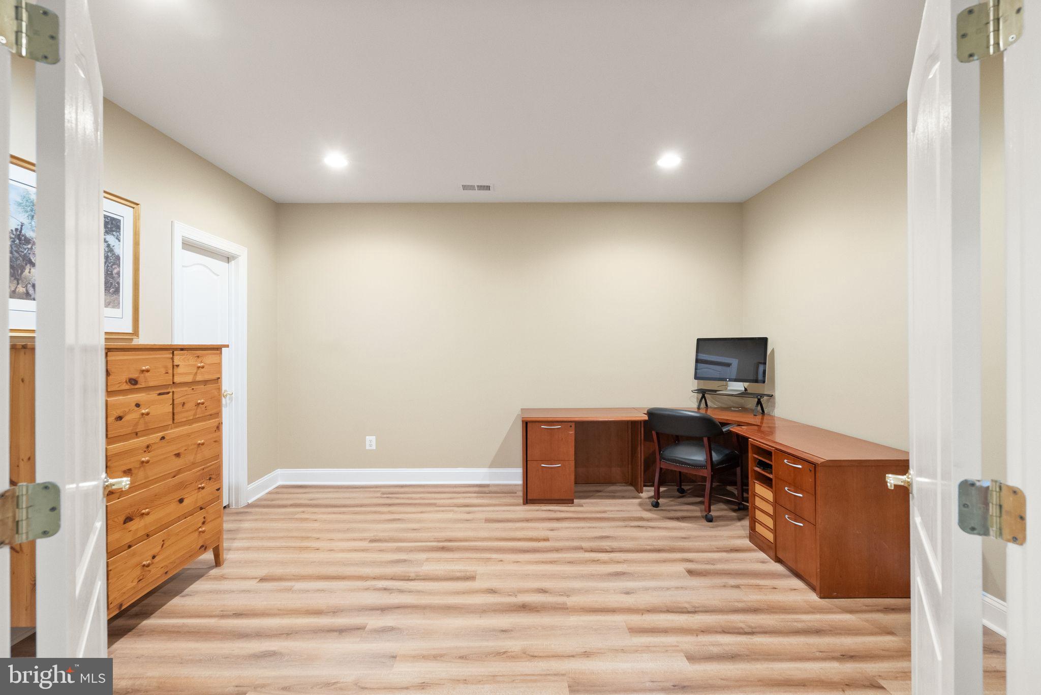 LANSDOWNE ON THE POTOMAC - Residential