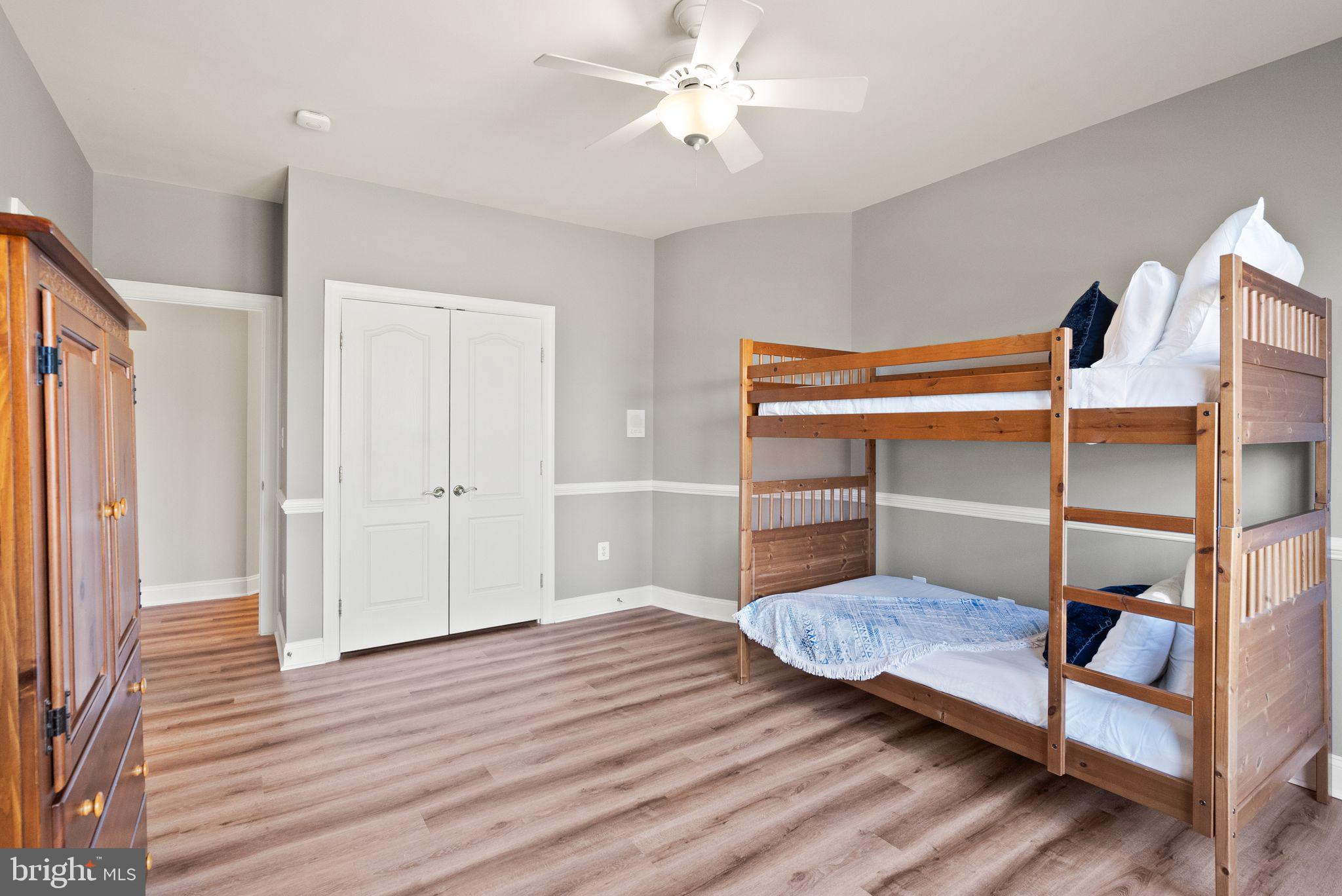 LANSDOWNE ON THE POTOMAC - Residential