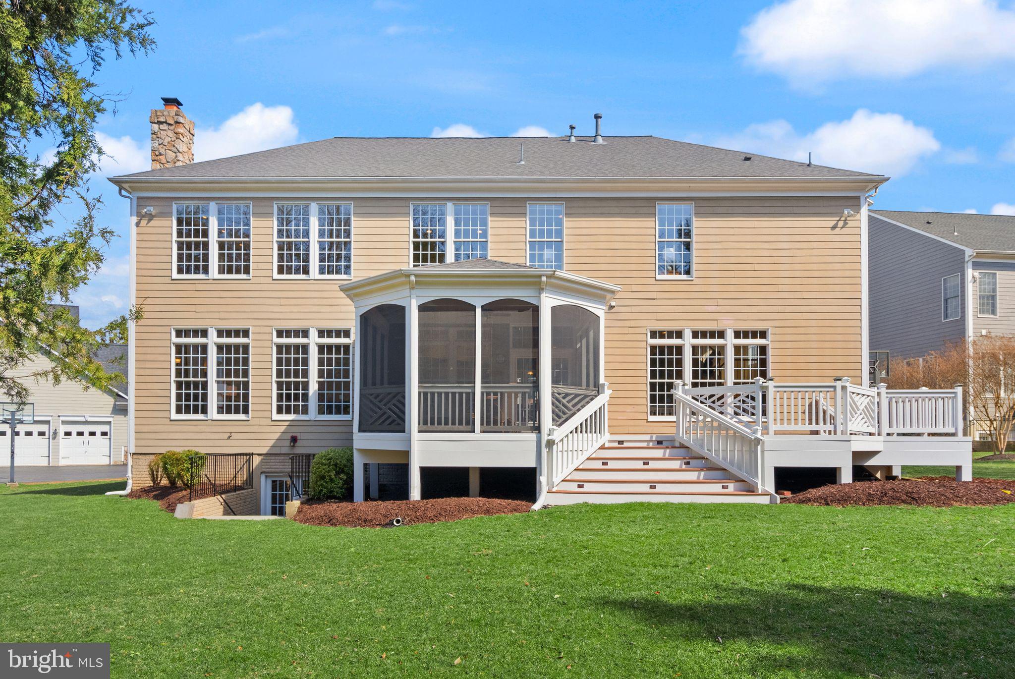 LANSDOWNE ON THE POTOMAC - Residential