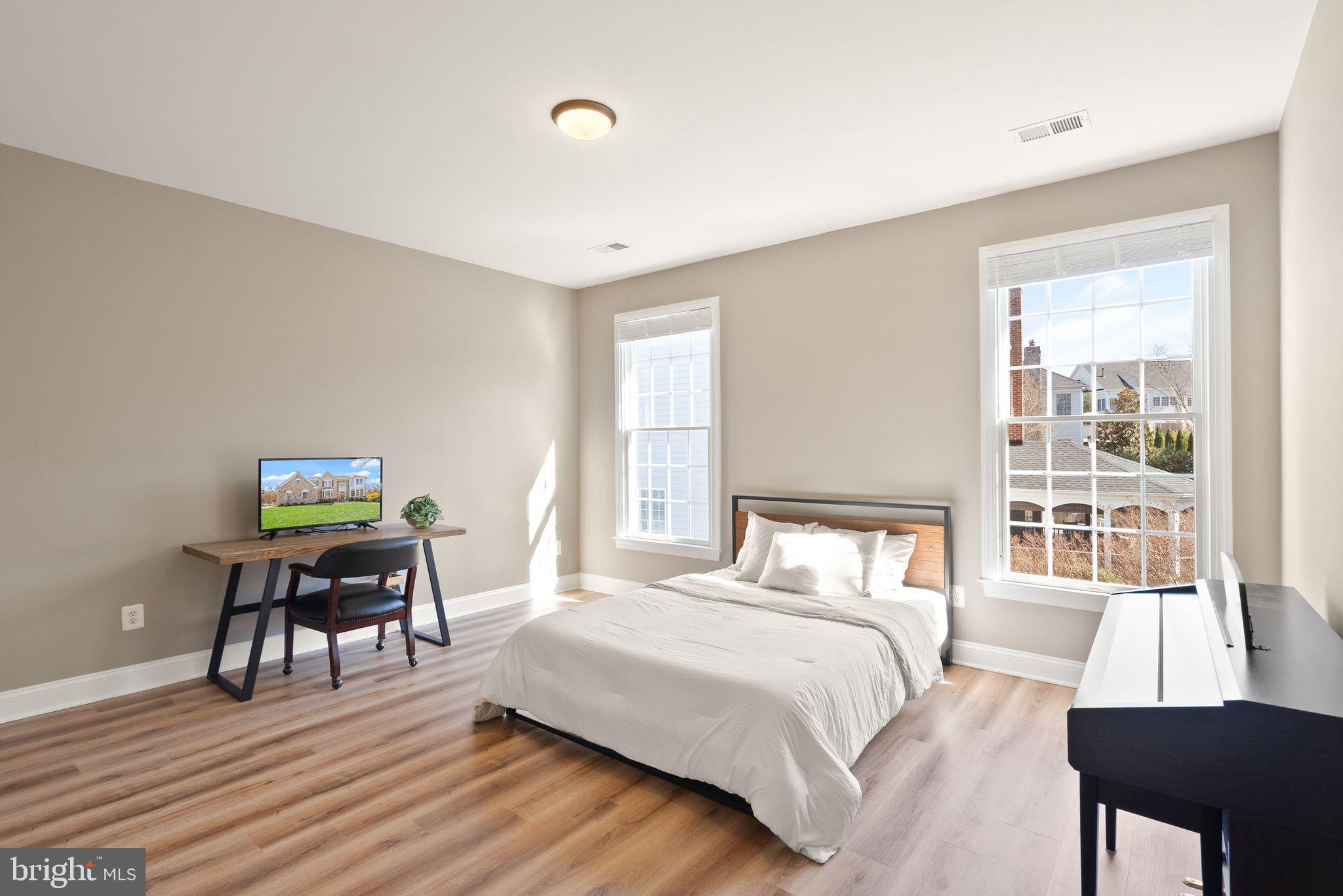 LANSDOWNE ON THE POTOMAC - Residential