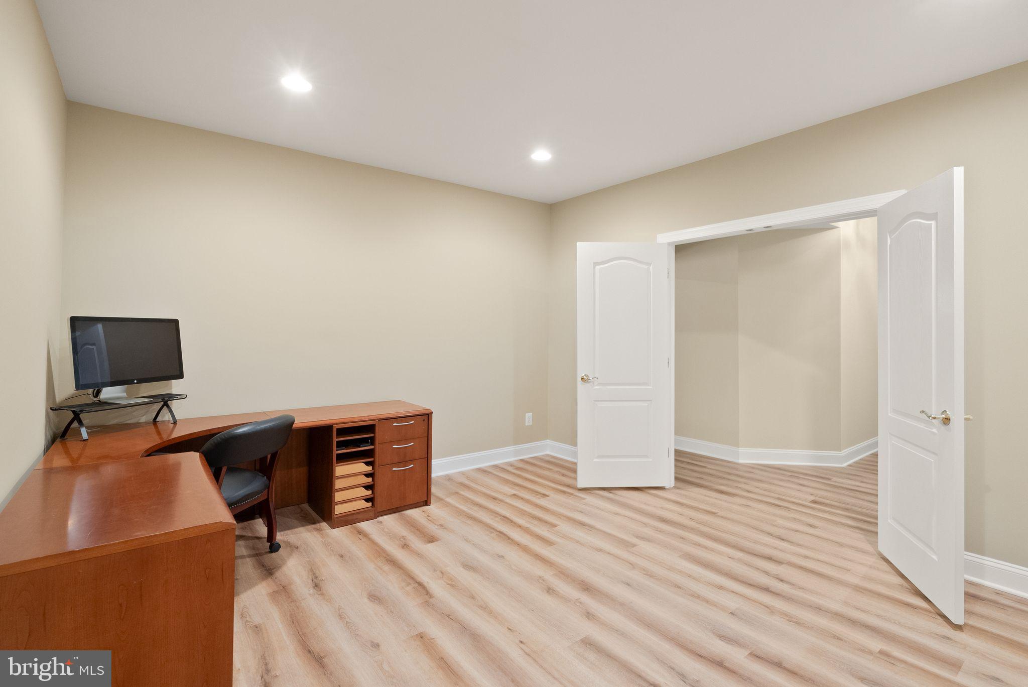 LANSDOWNE ON THE POTOMAC - Residential