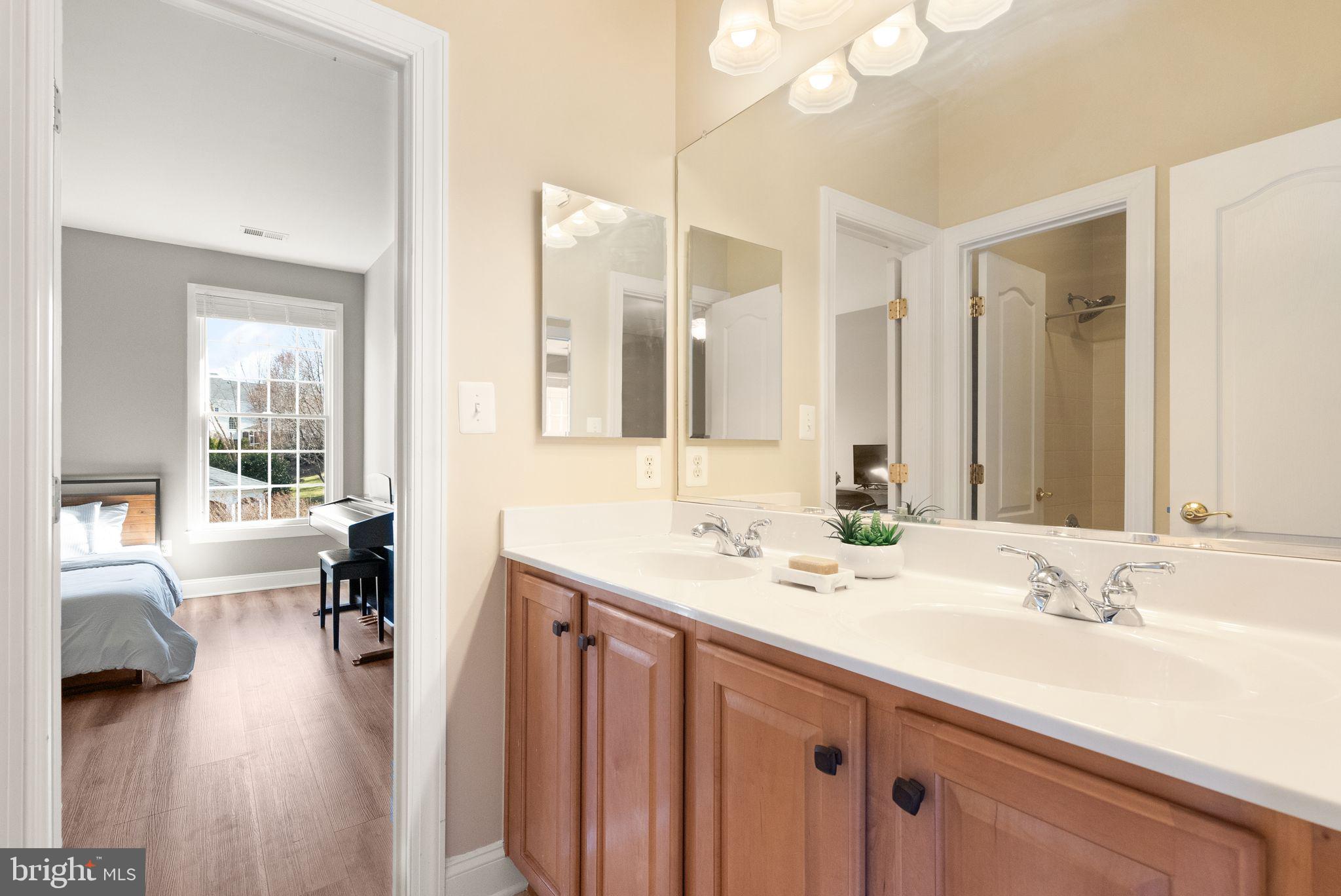 LANSDOWNE ON THE POTOMAC - Residential