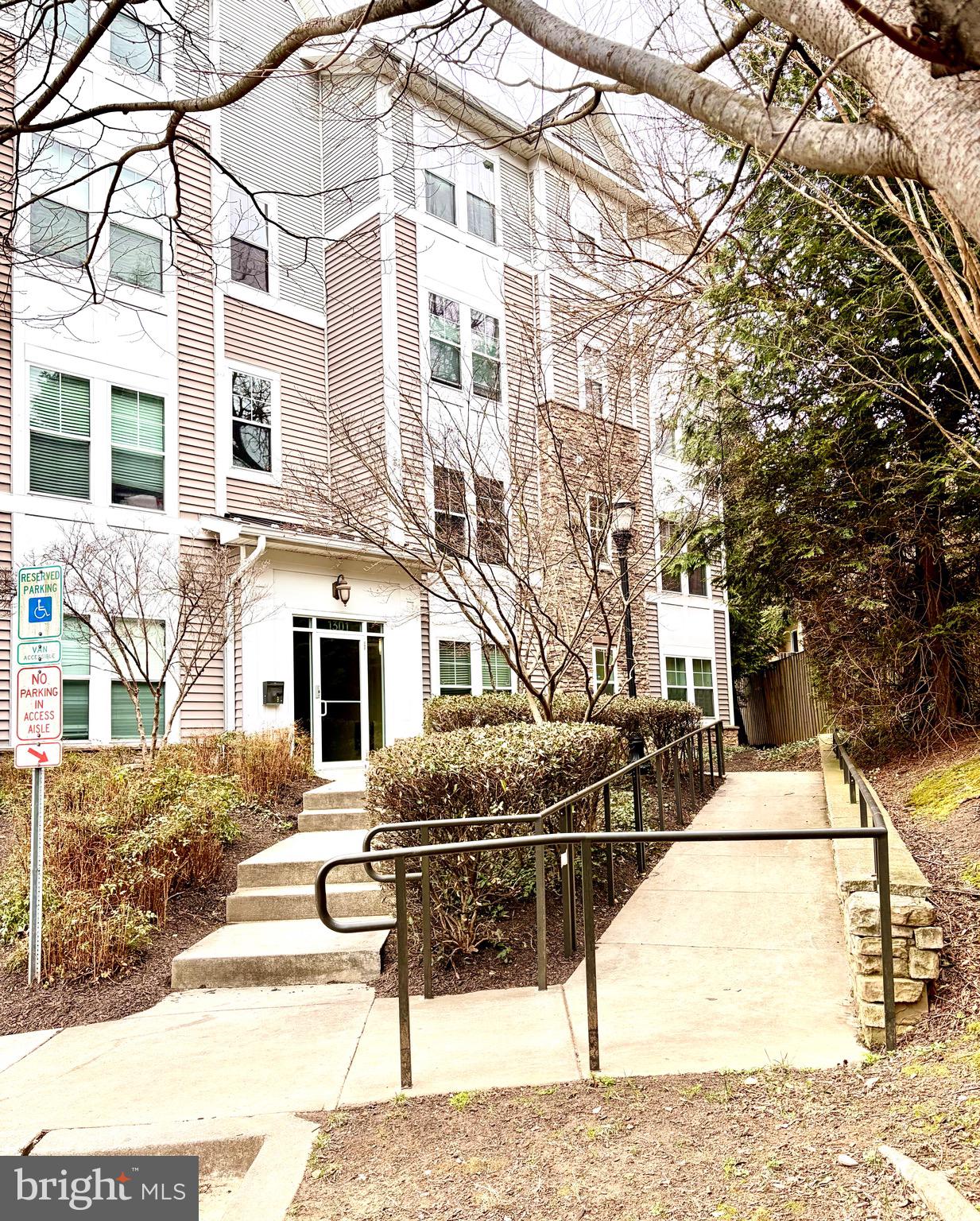 THE ADDISON AT ST PAUL - Residential