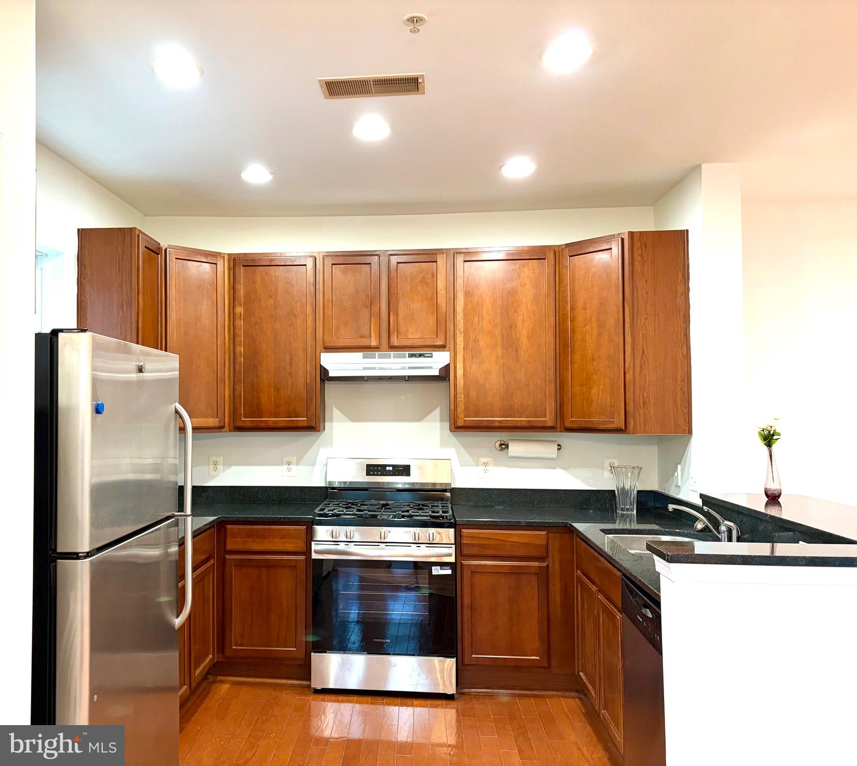 THE ADDISON AT ST PAUL - Residential