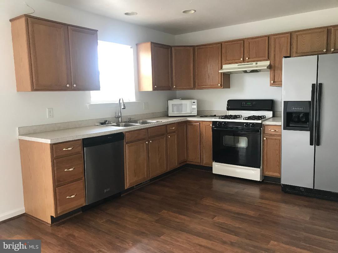 COLONIAL HILLS - Residential Lease