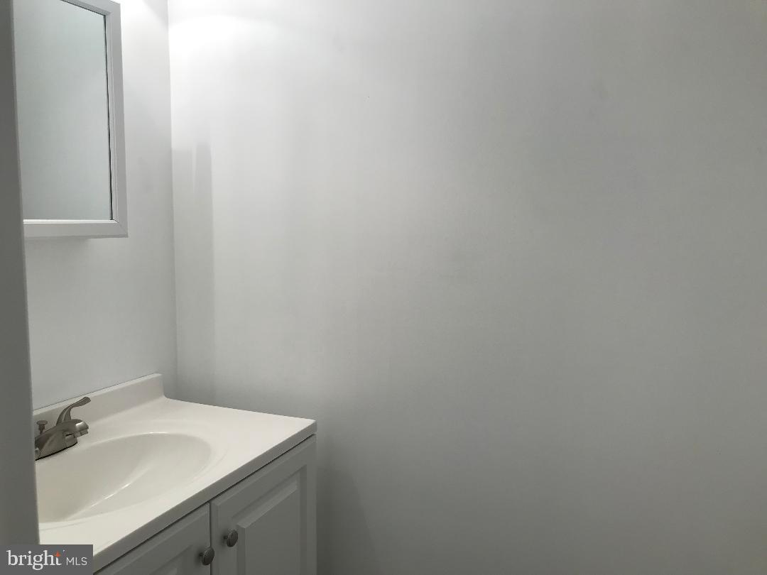 COLONIAL HILLS - Residential Lease