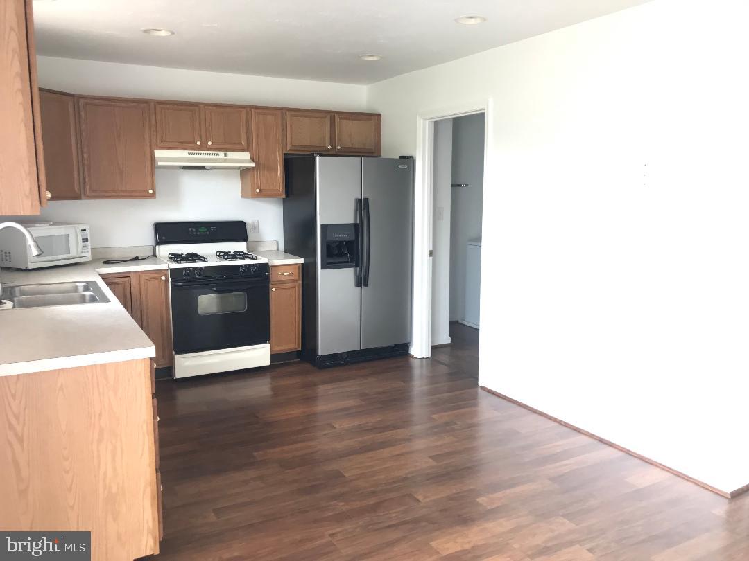 COLONIAL HILLS - Residential Lease
