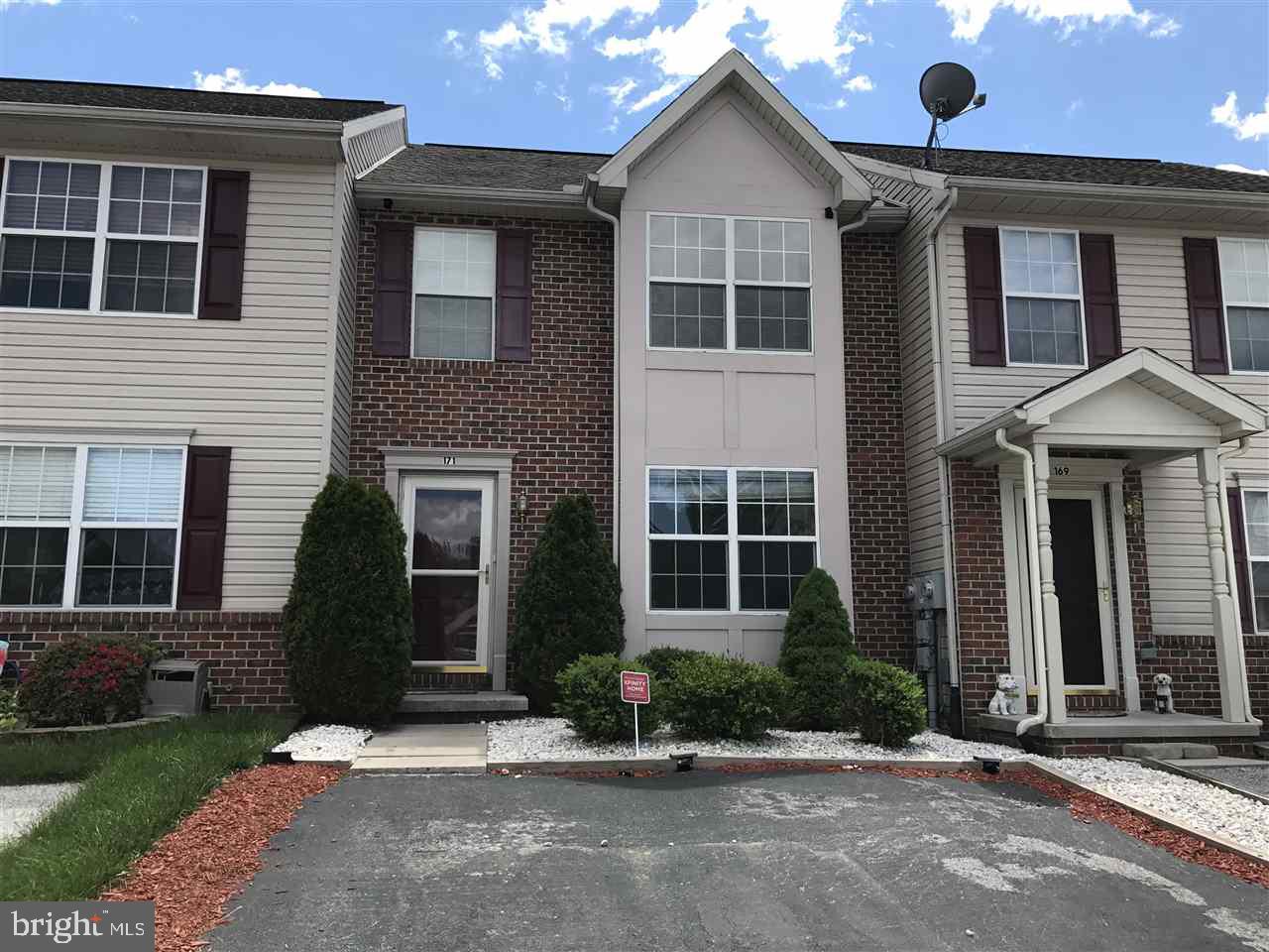 COLONIAL HILLS - Residential Lease