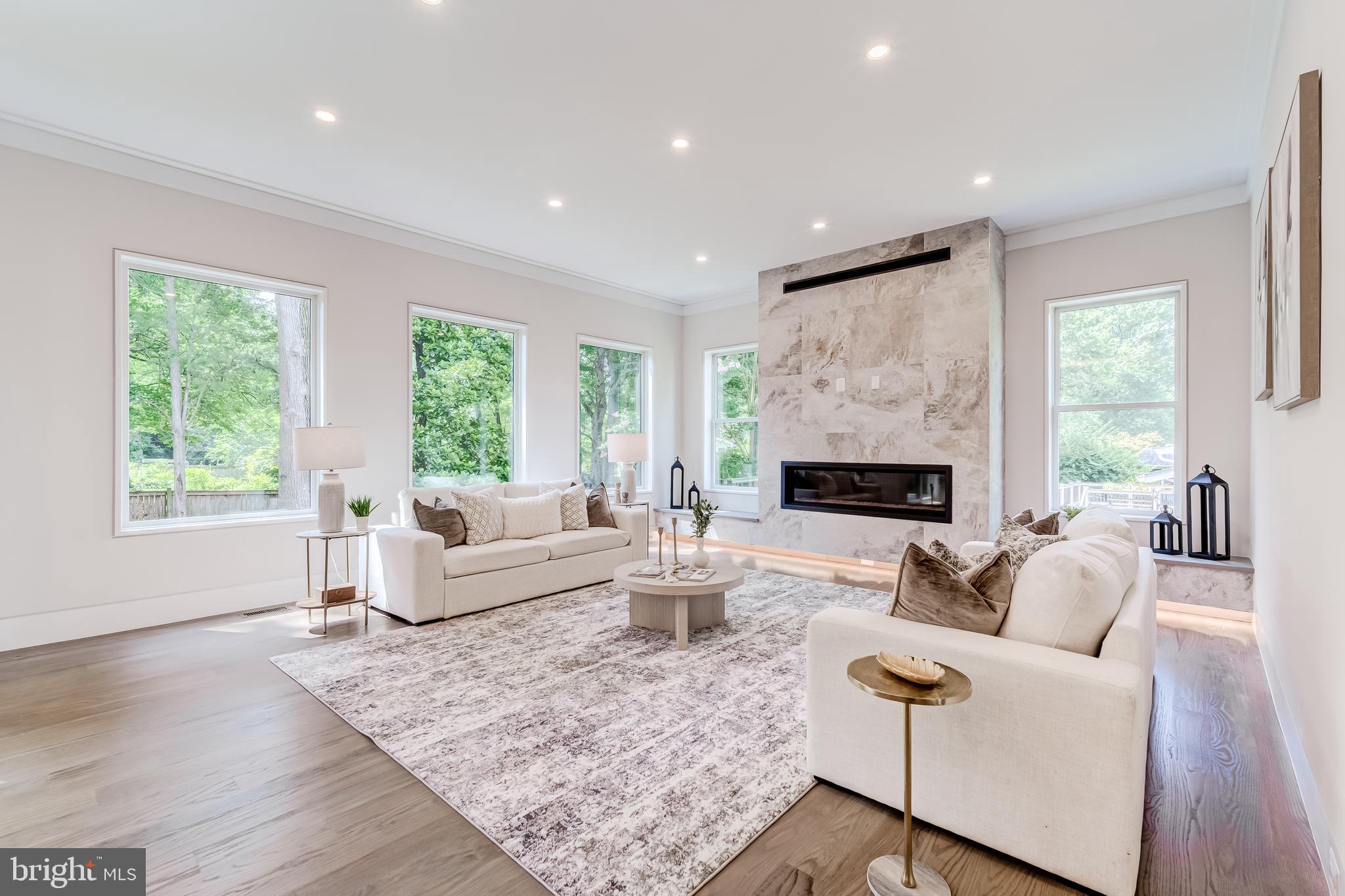 VIENNA WOODS - Residential