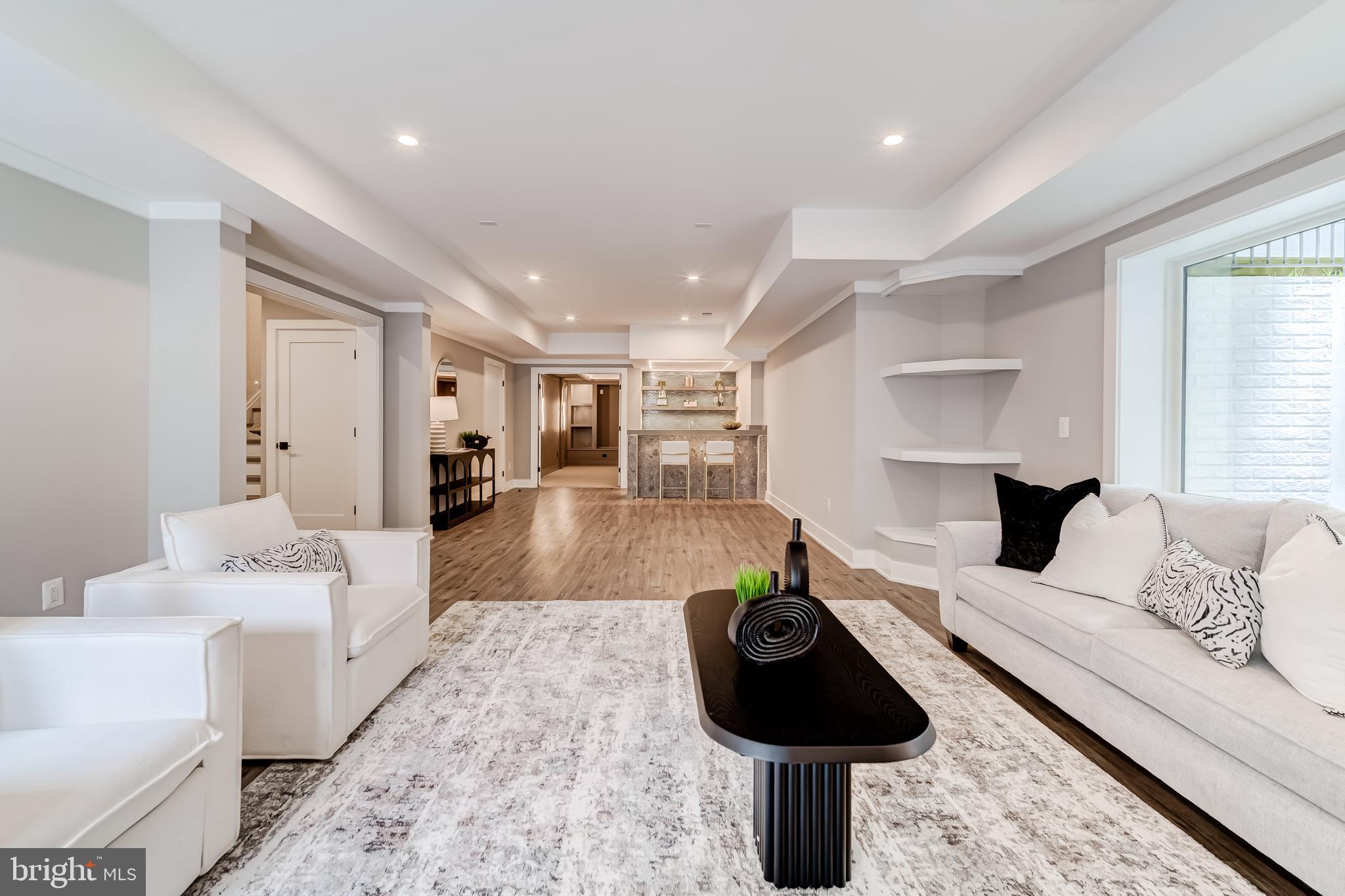 VIENNA WOODS - Residential